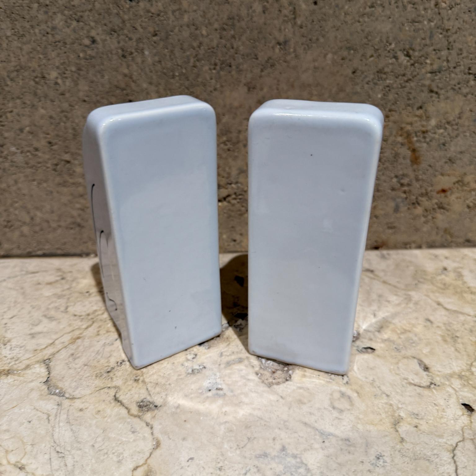 Set de salières et poivrières O'Keefe & Merritt des années 1950 en vente 1