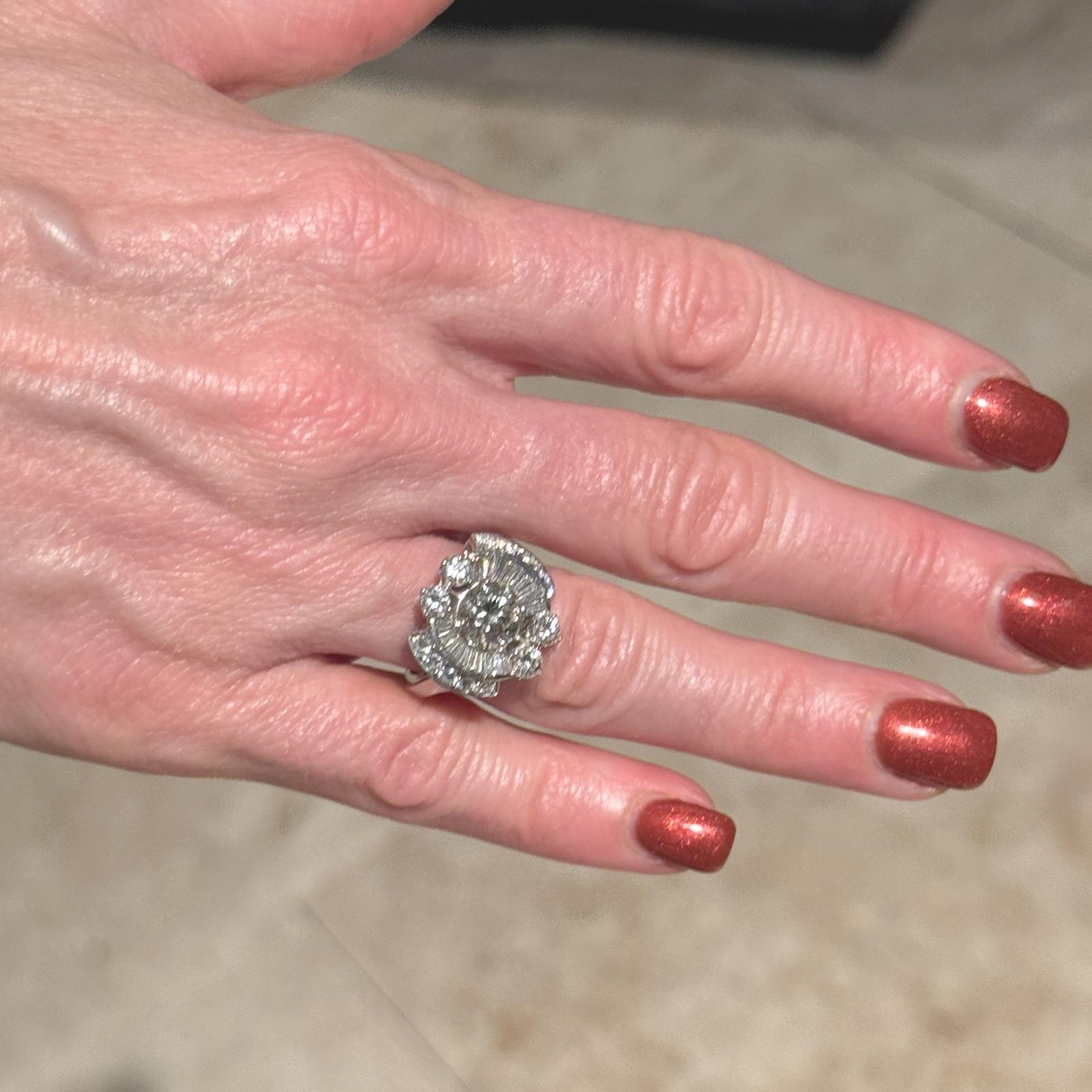 Anillo de cóctel de platino con diamantes talla europea antigua de los años 50 Corte europeo antiguo en venta