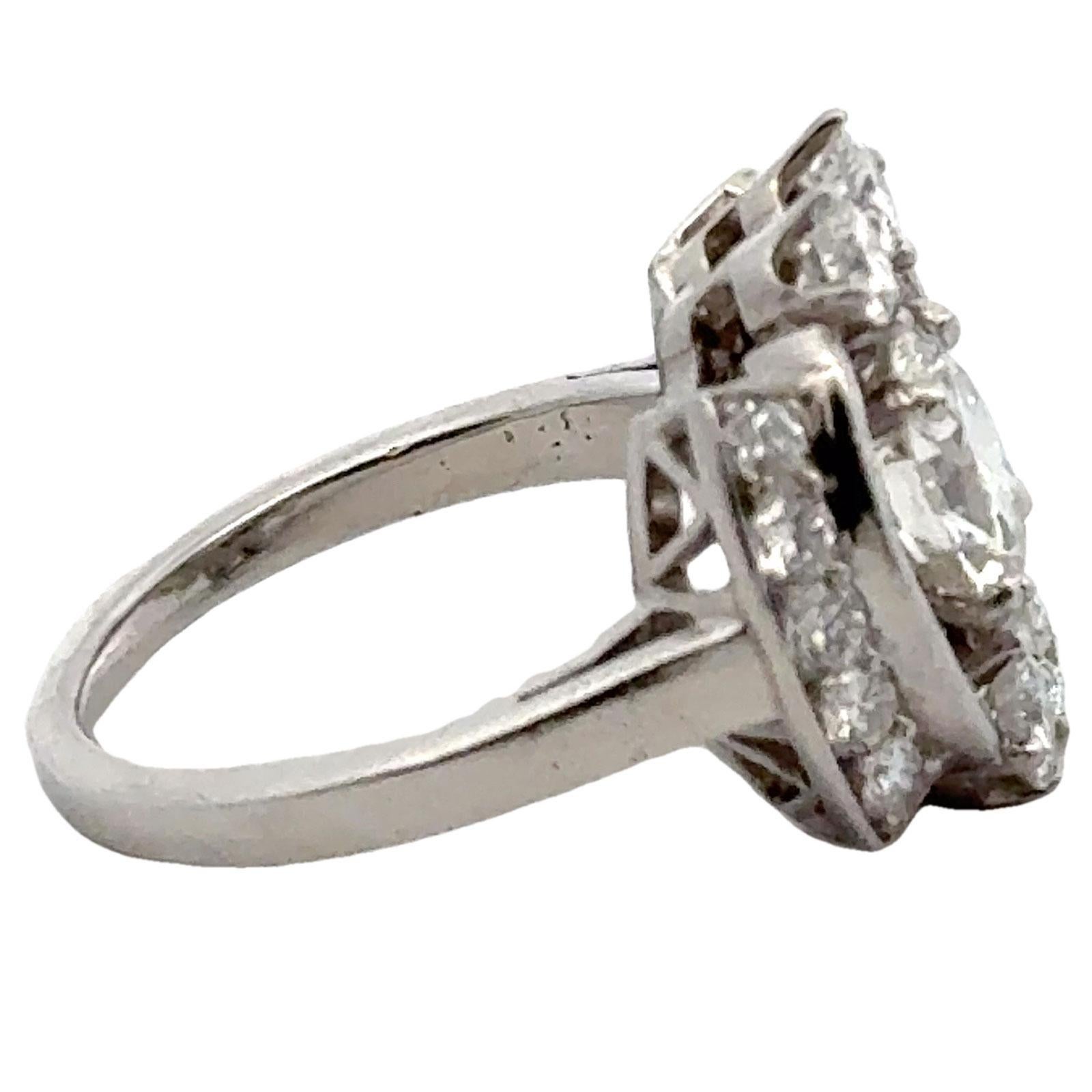 De las mujeres Anillo de cóctel de platino con diamantes talla europea antigua de los años 50 en venta