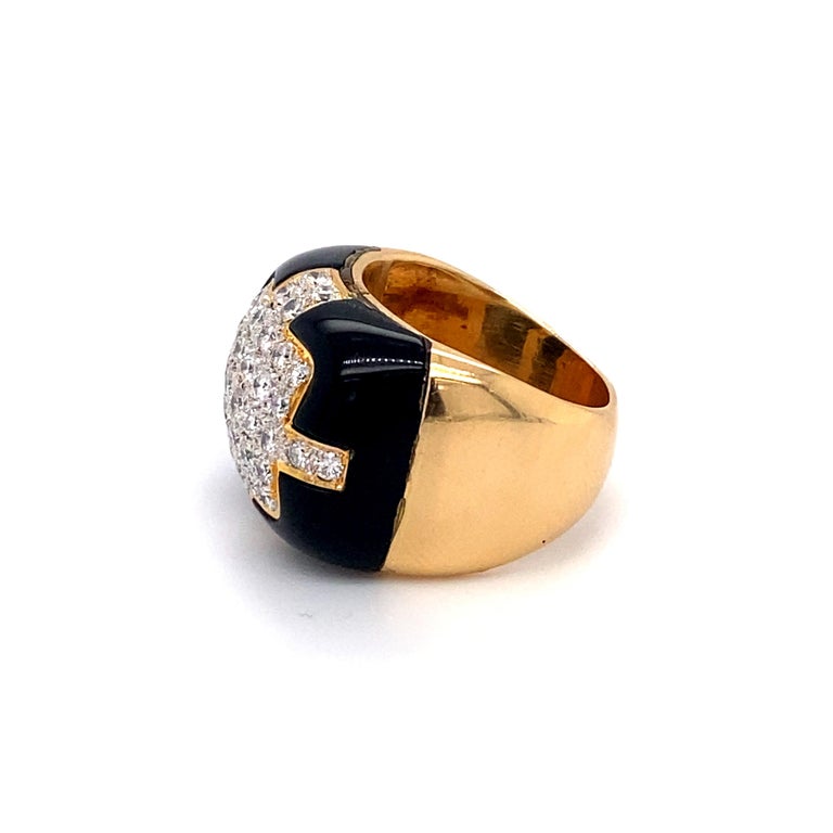 1950s Onyx and 1 Carat Diamond Dome Ring in 18 Karat Gold For Sale at ...