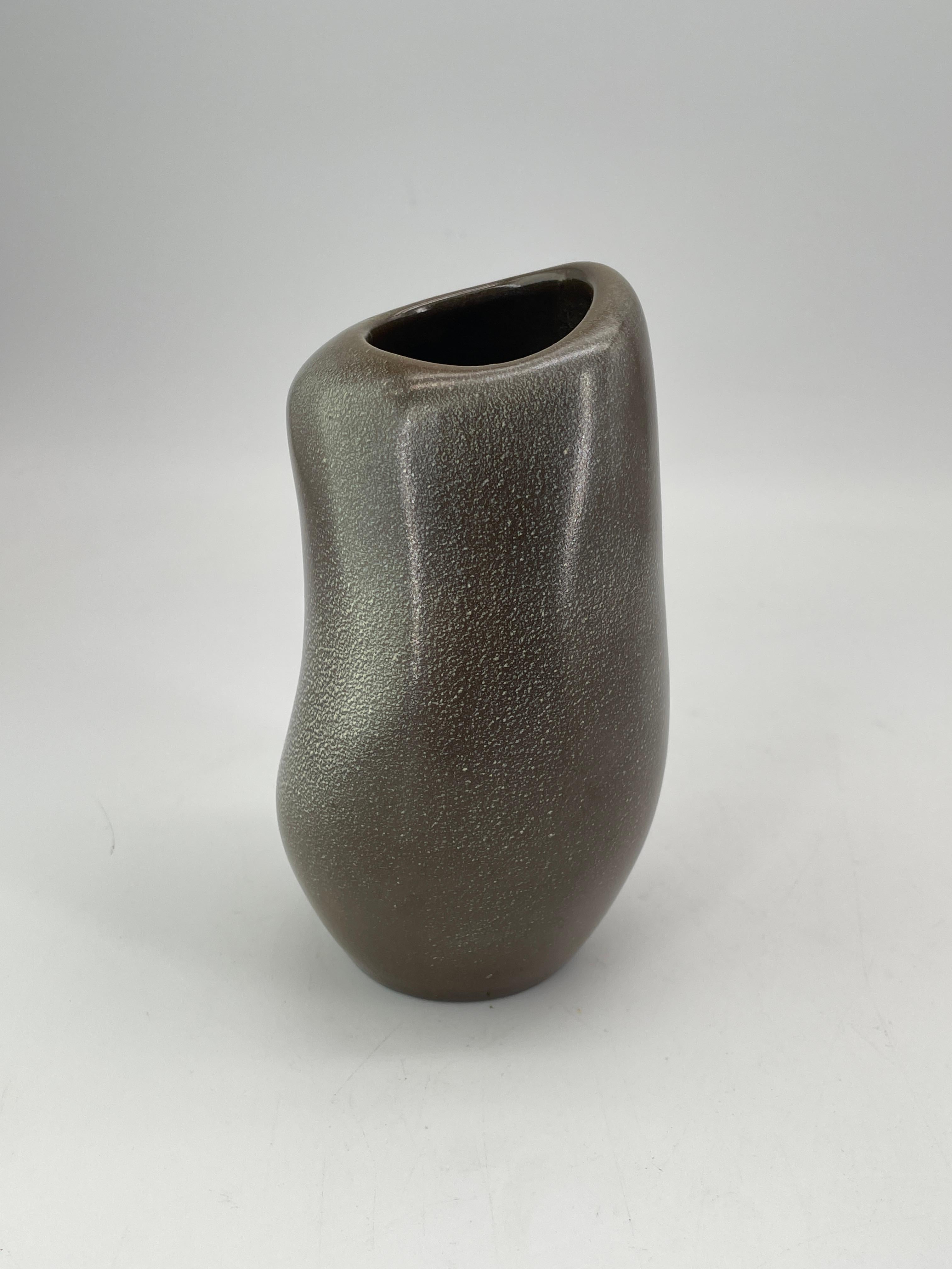 Americano Vaso dal design organico anni '50 di Minnie Negoro Donna giapponese Alfred Noguchi Jouve in vendita