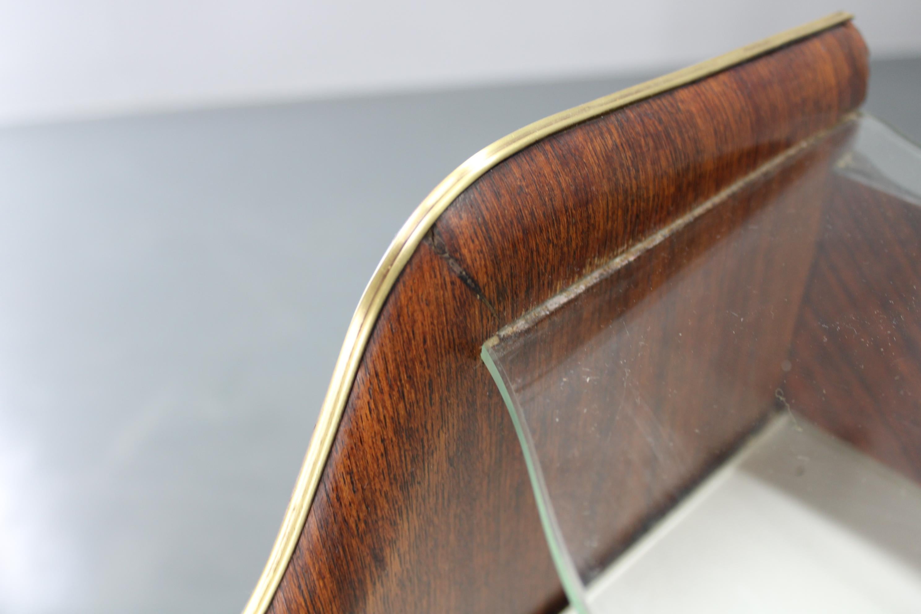 Aparador italiano orgánico de los años 50 con tapa de cristal y 4 cajones en venta 8