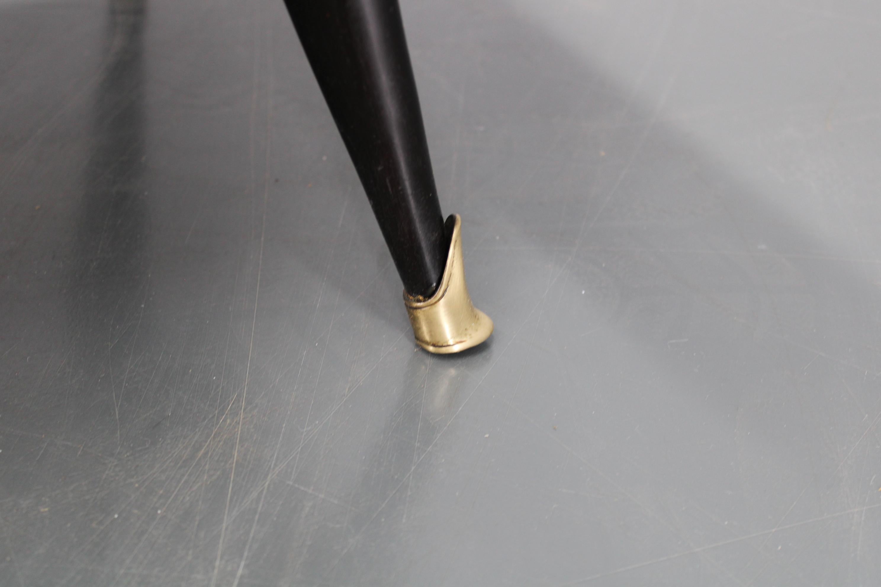 Aparador italiano orgánico de los años 50 con tapa de cristal y 4 cajones en venta 13