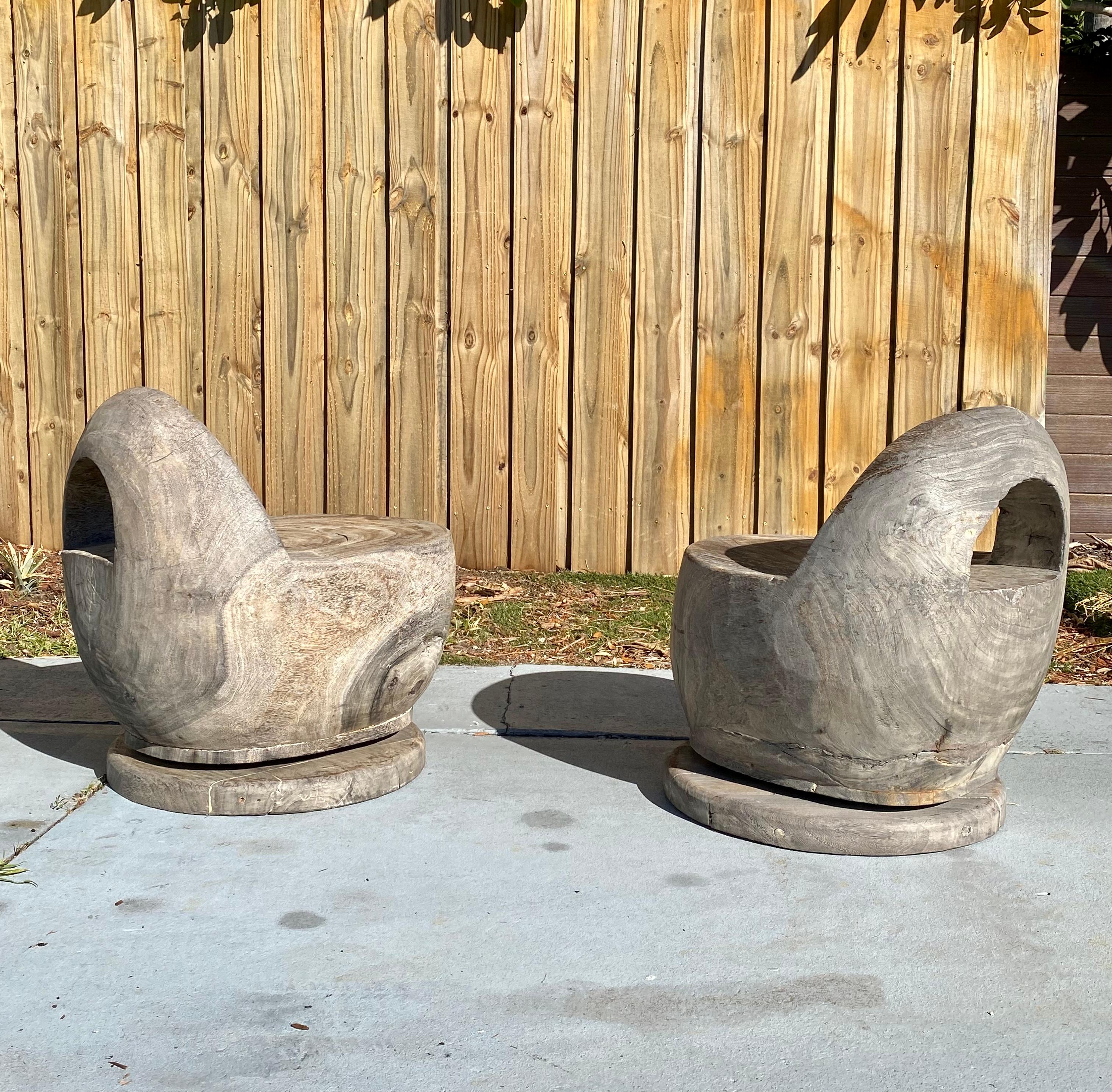 Mid-Century Modern 1950s Organic Wood Sculptural Carved Cerused Oak Barrel Swivel Chairs, Set of 2 For Sale