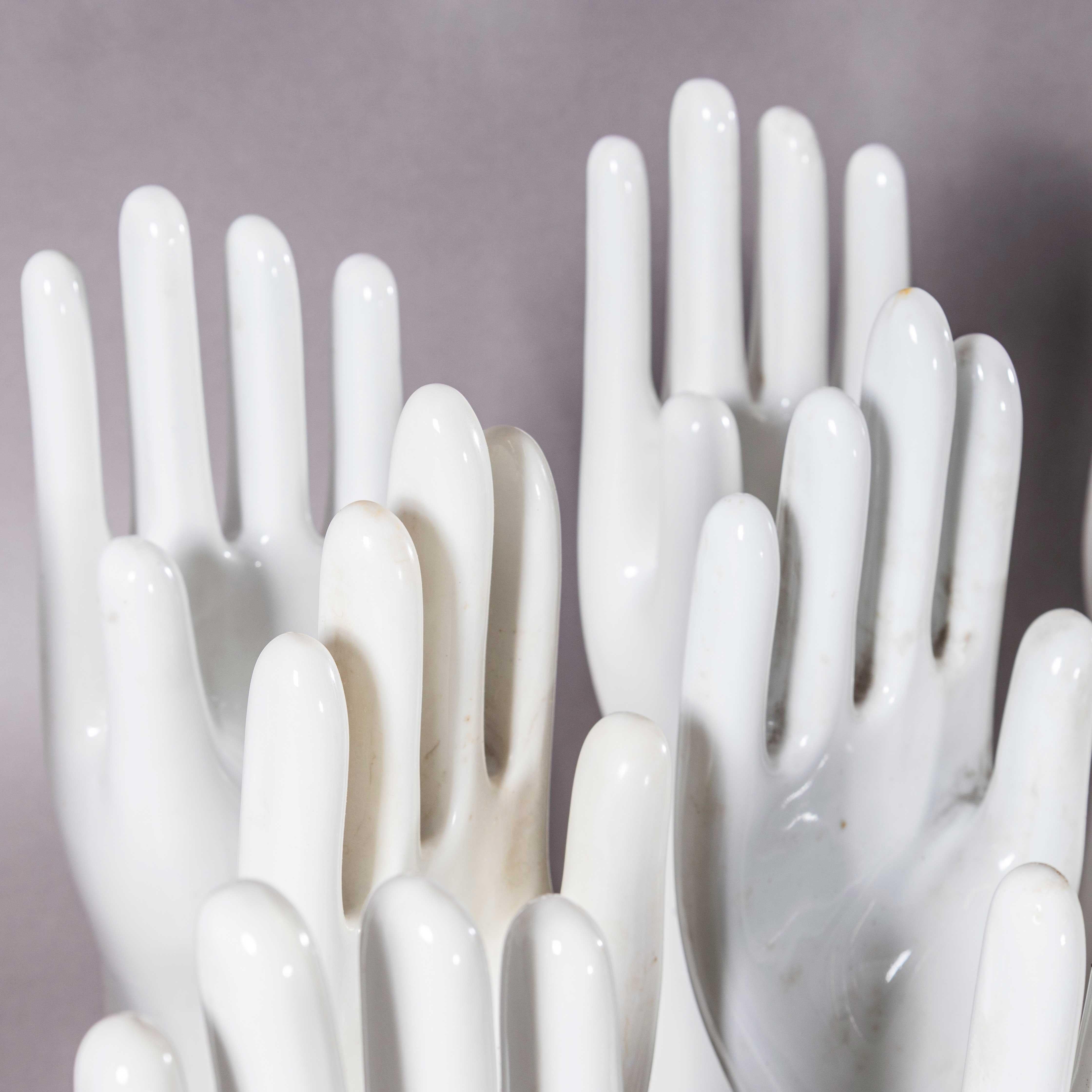 Metà XX secolo Stampi per guanti in ceramica originali degli anni '50 in vendita