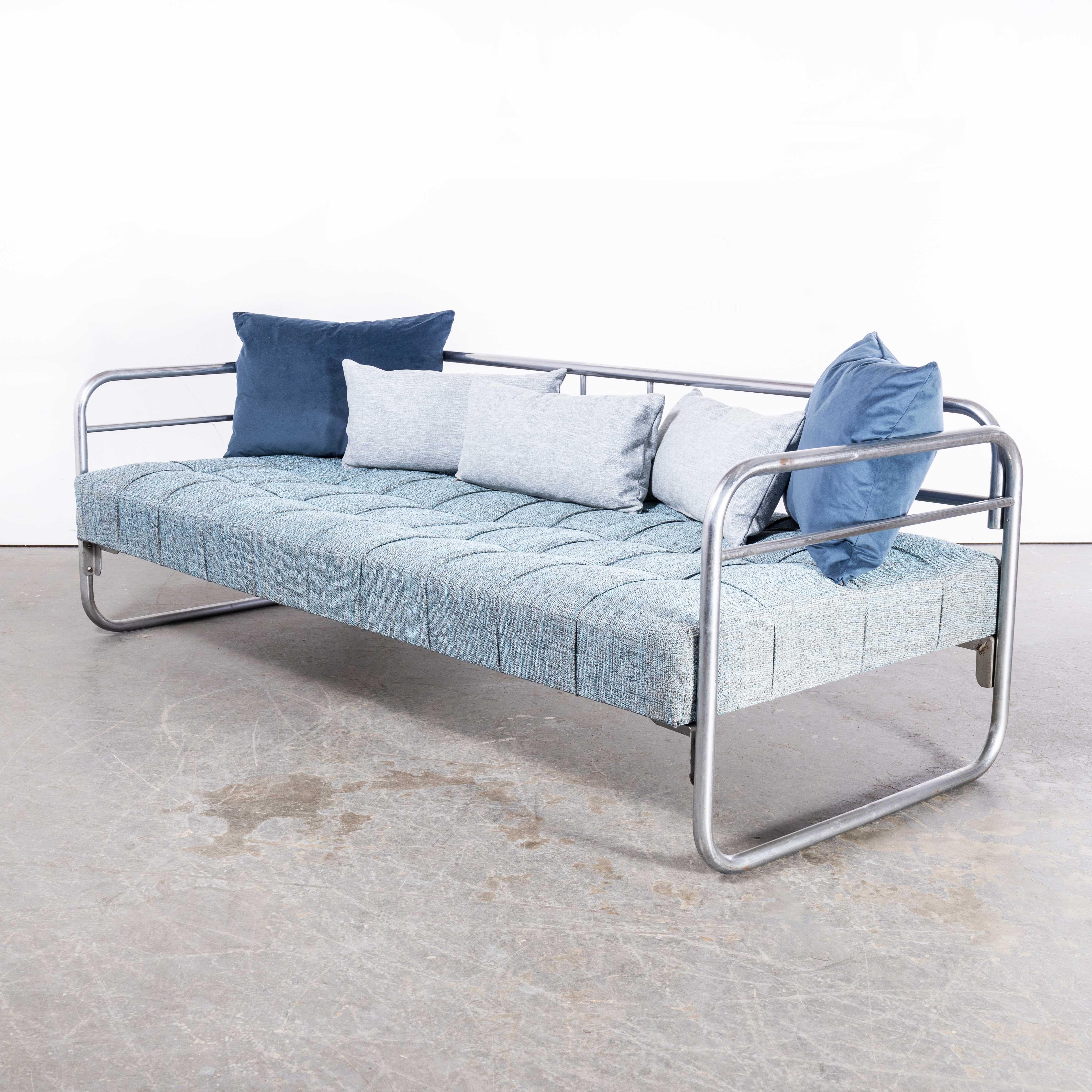 1950's Original Daybed By Mucke Melder - Fully Restored In Good Condition For Sale In Hook, Hampshire