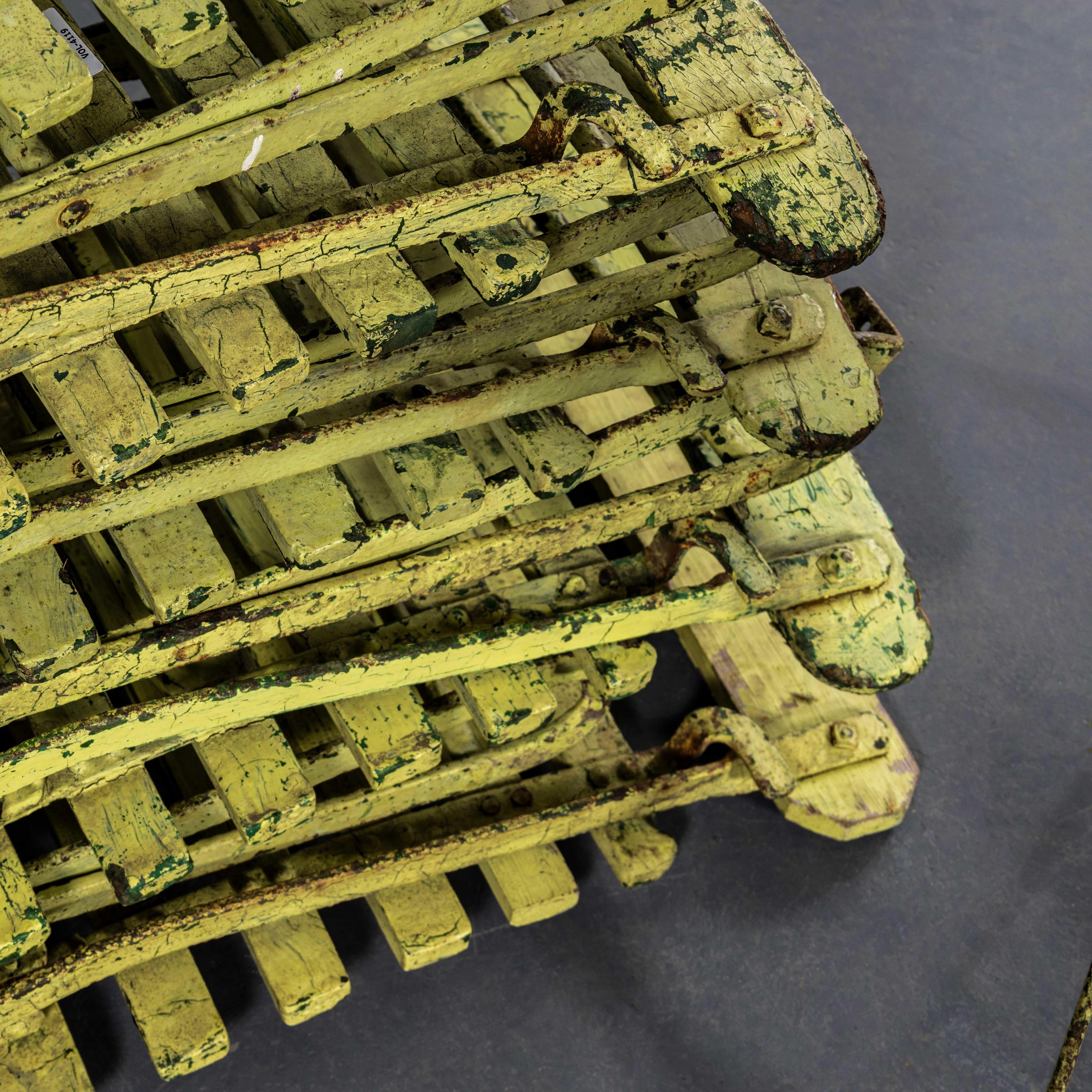 1950's Original English Pavilion Faded Green Folding Chairs In Good Condition For Sale In Hook, Hampshire