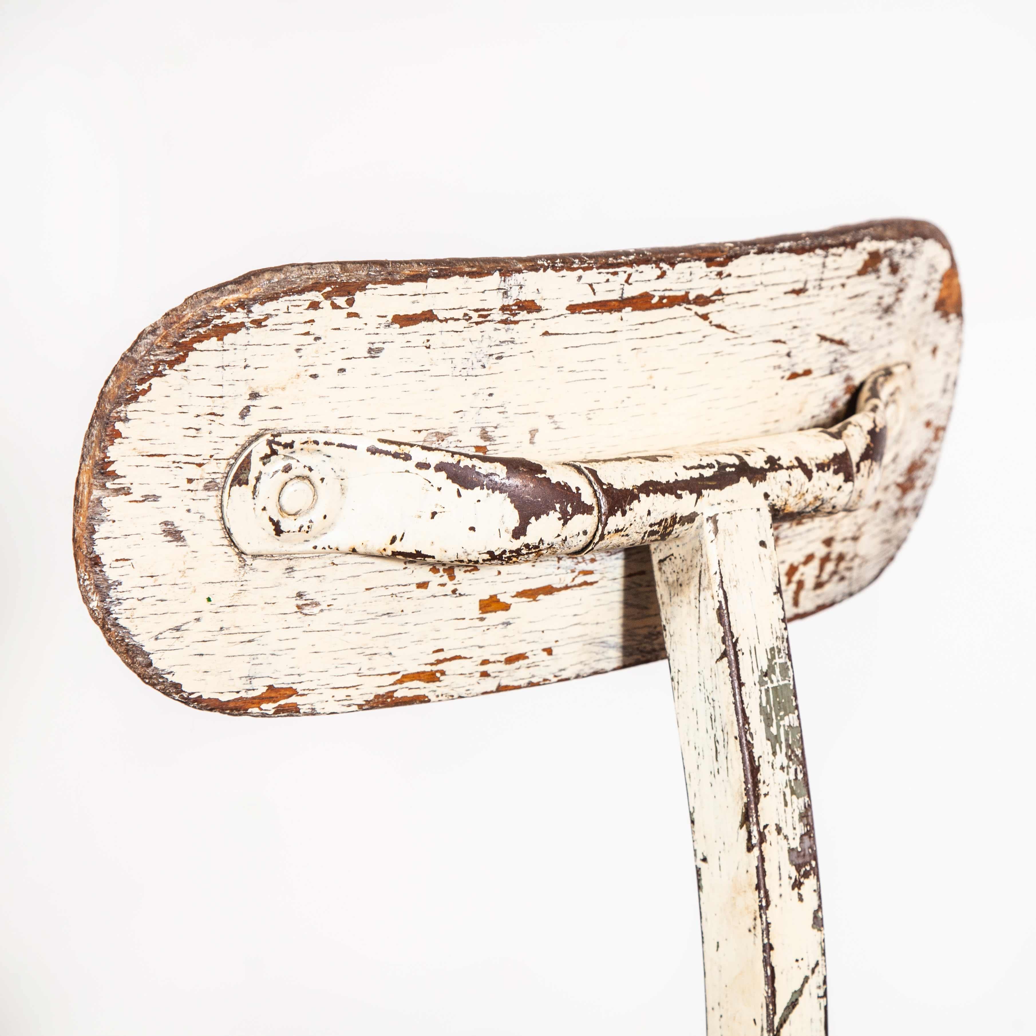 Original französischer Bienaise-Werkstattstuhl mit drehbarem Werkstattstuhl in Creme und Metallrahmen, 1950er Jahre im Zustand „Gut“ im Angebot in Hook, Hampshire
