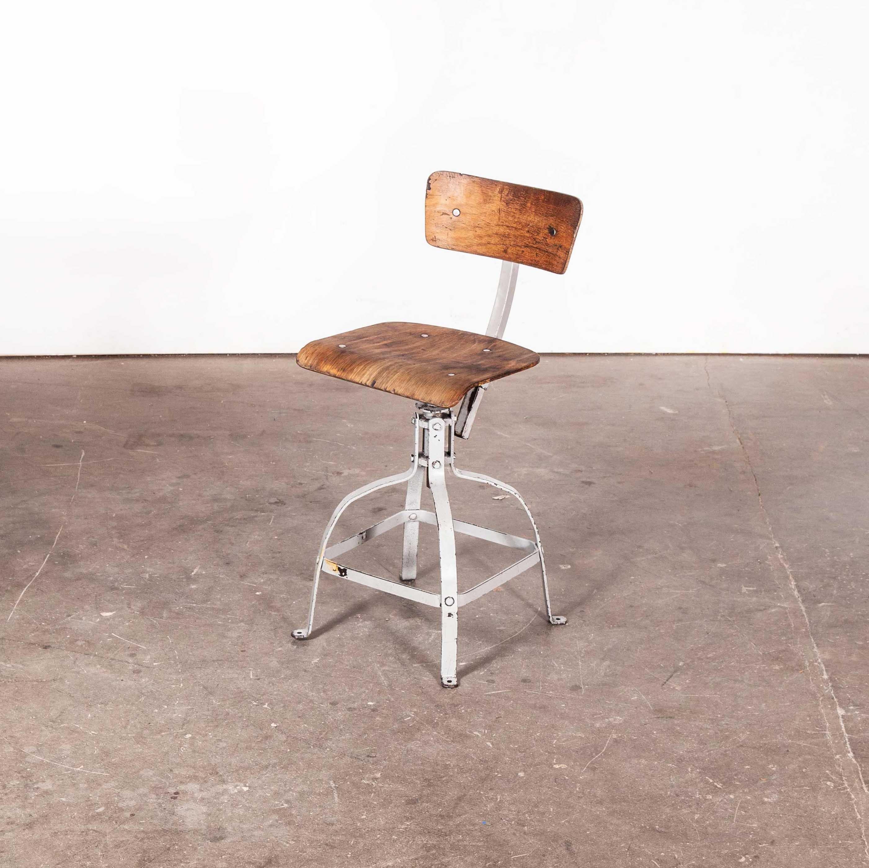 Metal 1950s Original French Bienaise Swiveling Workshop Chair, Grey Frame