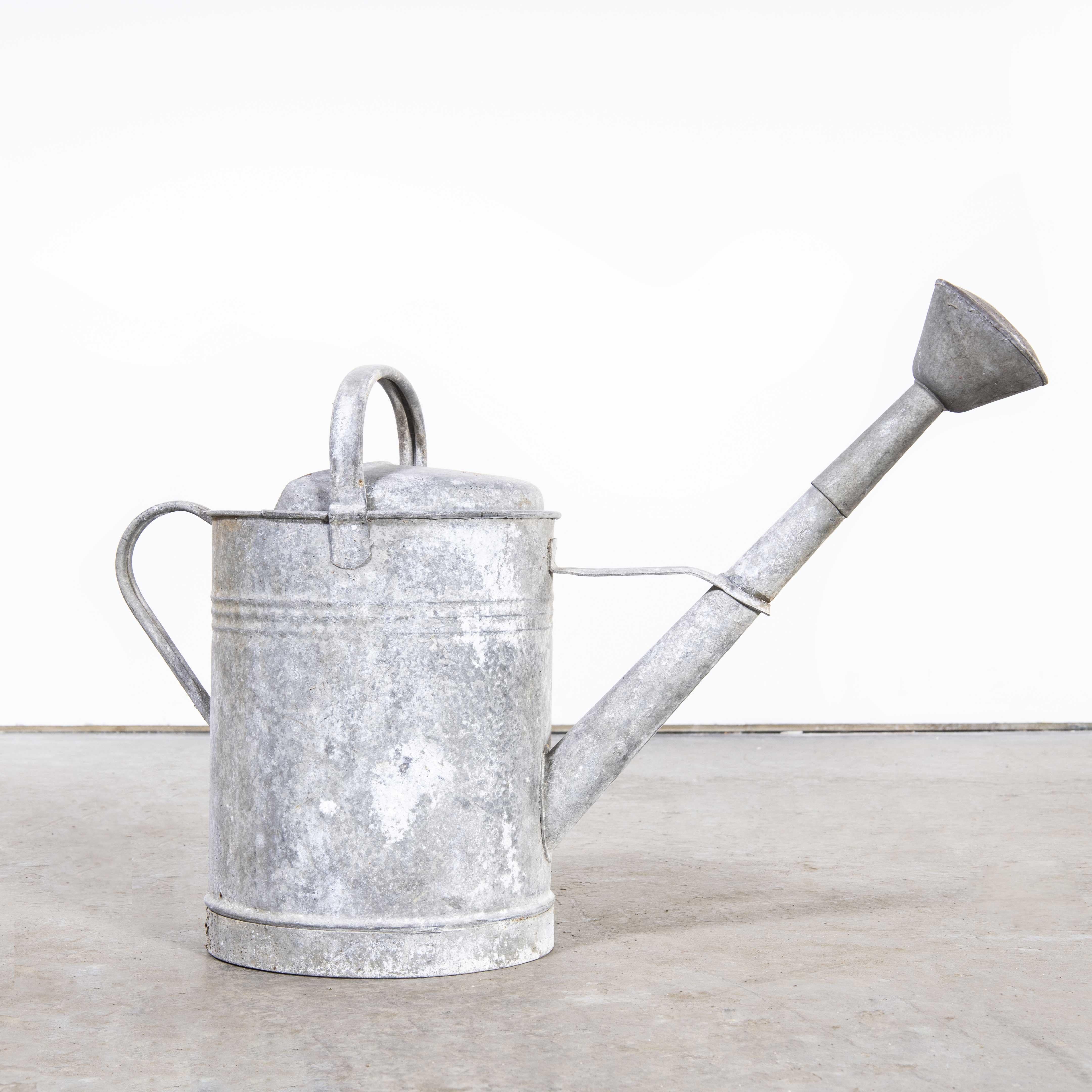 1950's Original French Galvanised Watering Can In Good Condition For Sale In Hook, Hampshire