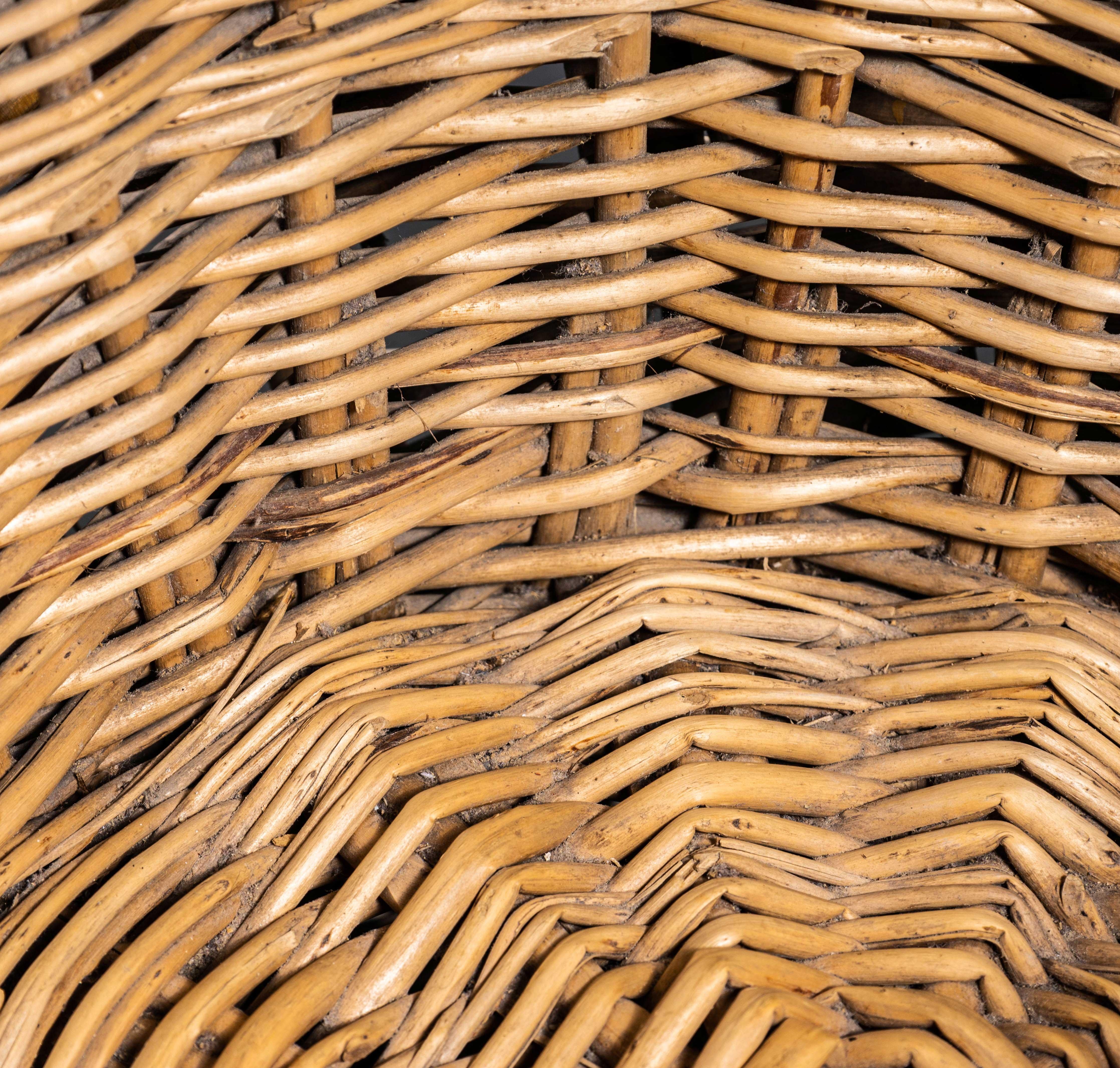 Rattan Cestini di salice rotondi fatti a mano originali francesi degli anni '50 in vendita