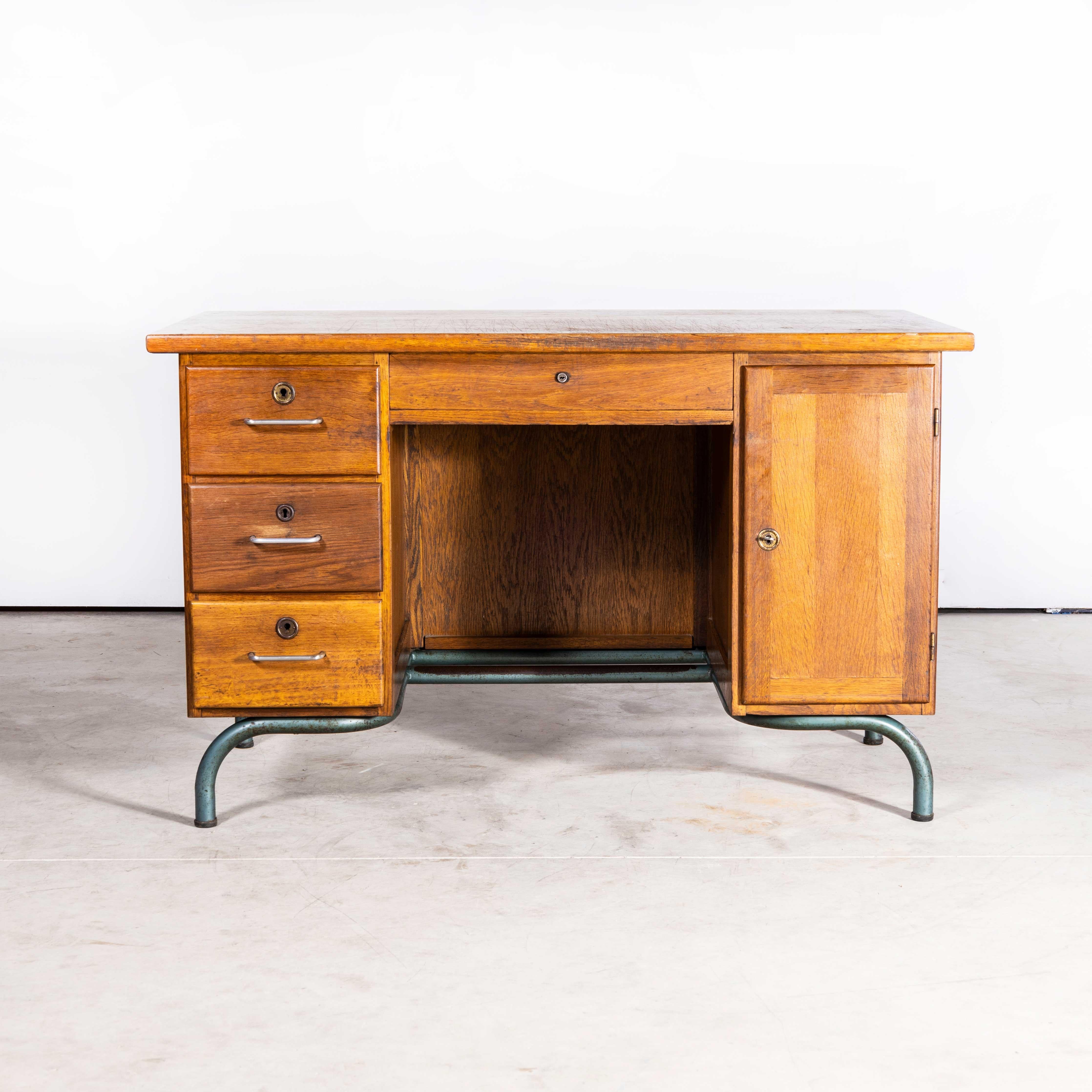 1950s Original French Mullca Panelled Desk In Good Condition In Hook, Hampshire