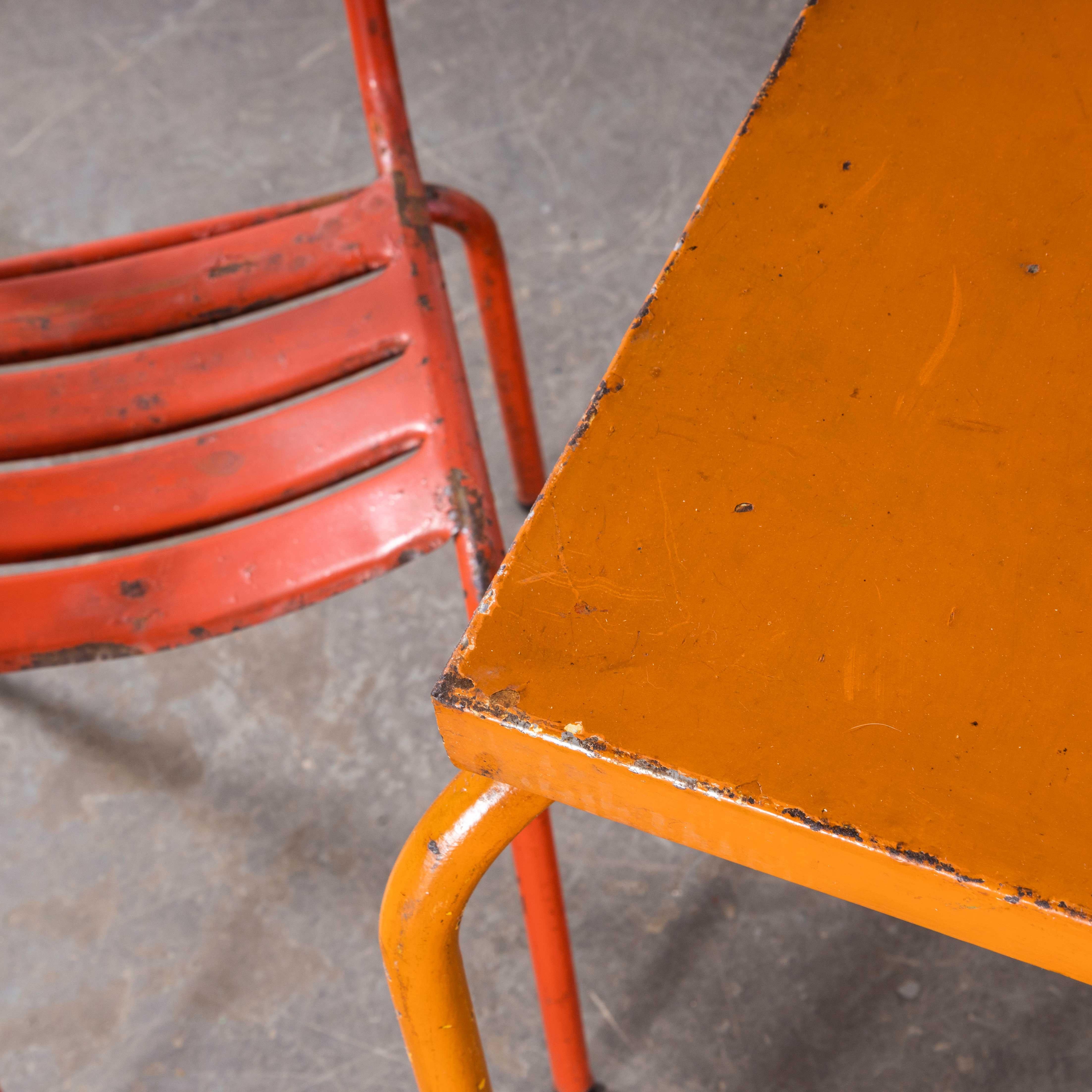 Ensemble de table et chaises d'extérieur français d'origine des années 1950 - Quatre chaises (2623) en vente 2