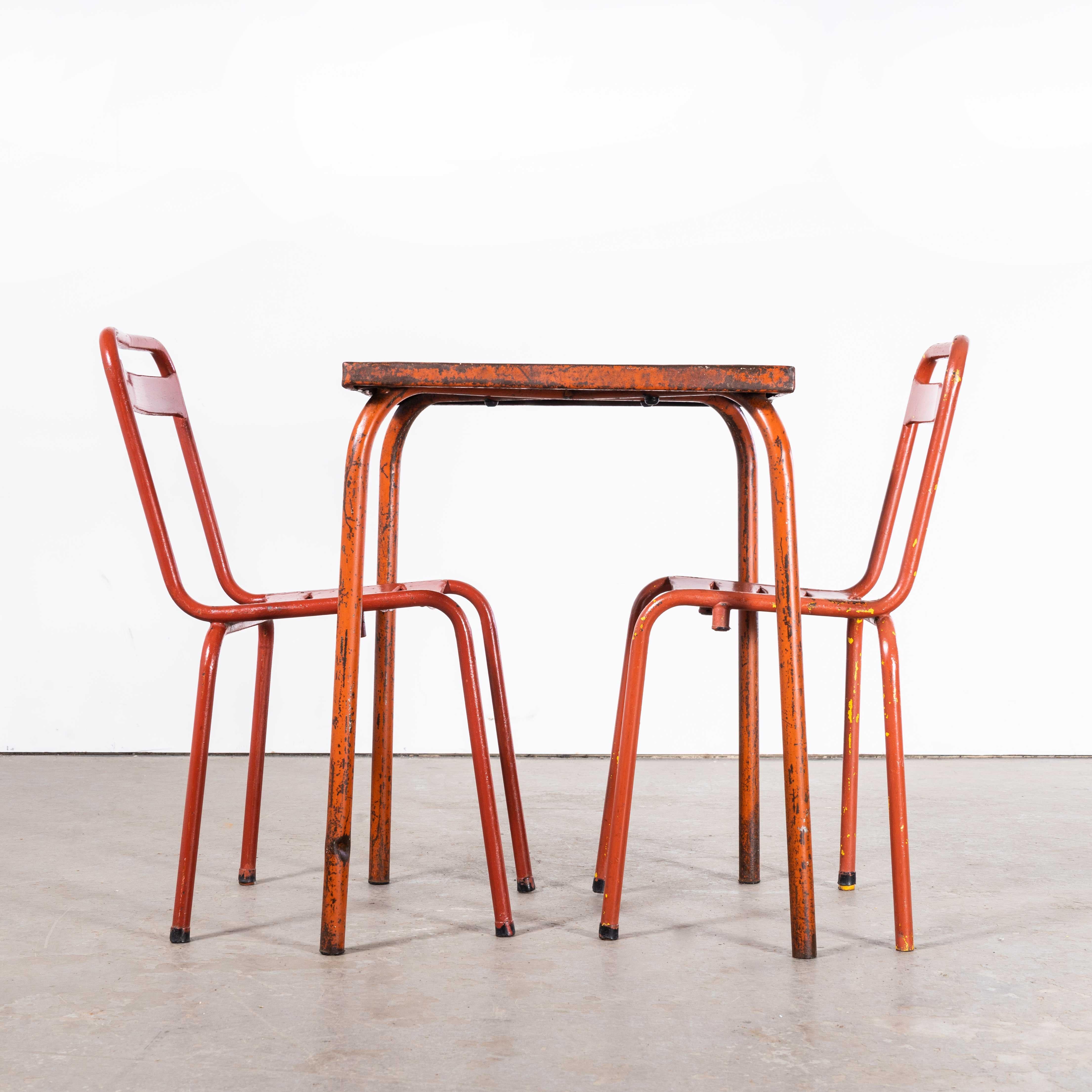 1950's Original Französisch Outdoor Tisch und Stuhl Set - Zwei Stühle (2617) im Angebot 5