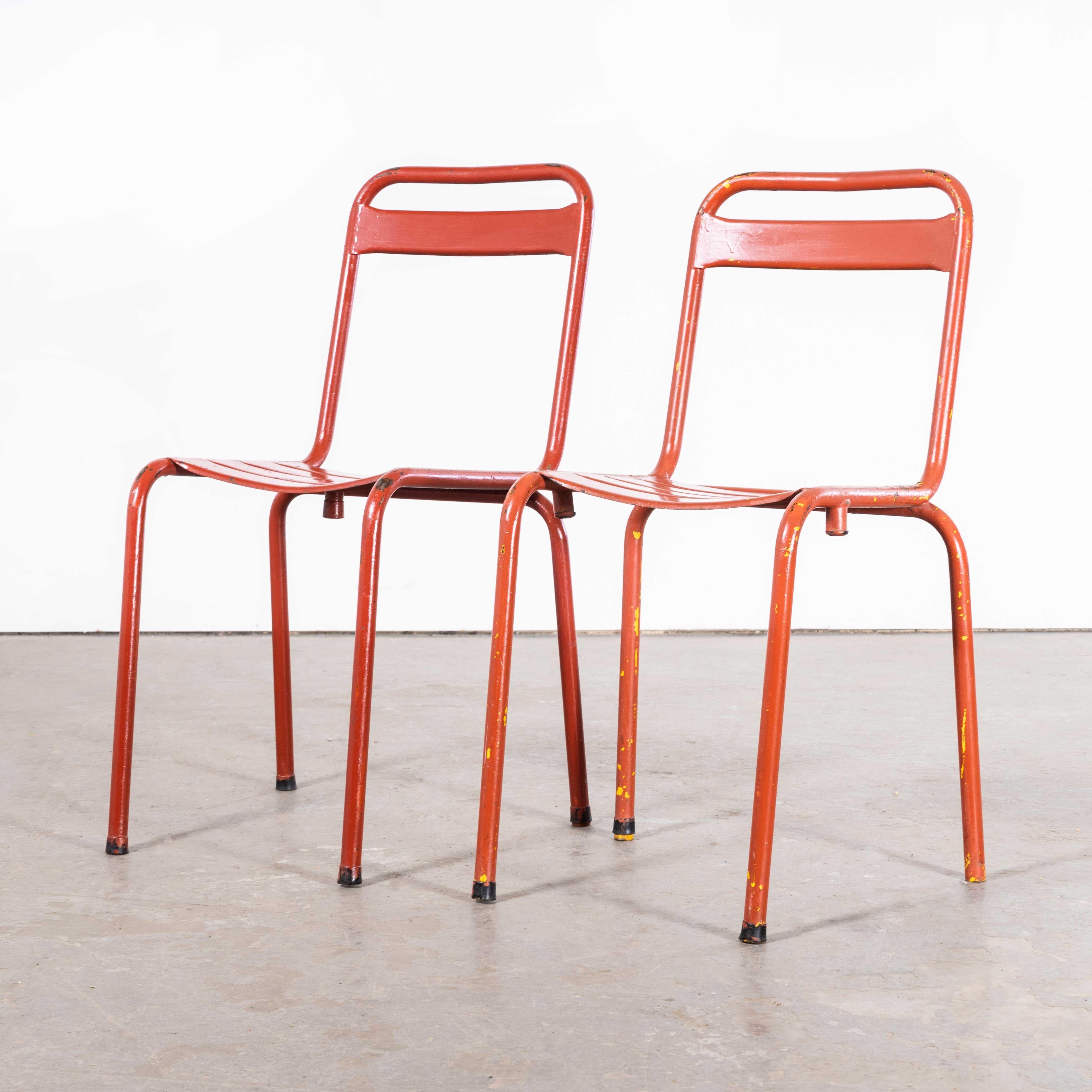 1950's Original Französisch Outdoor Tisch und Stuhl Set - Zwei Stühle (2617) (Metall) im Angebot