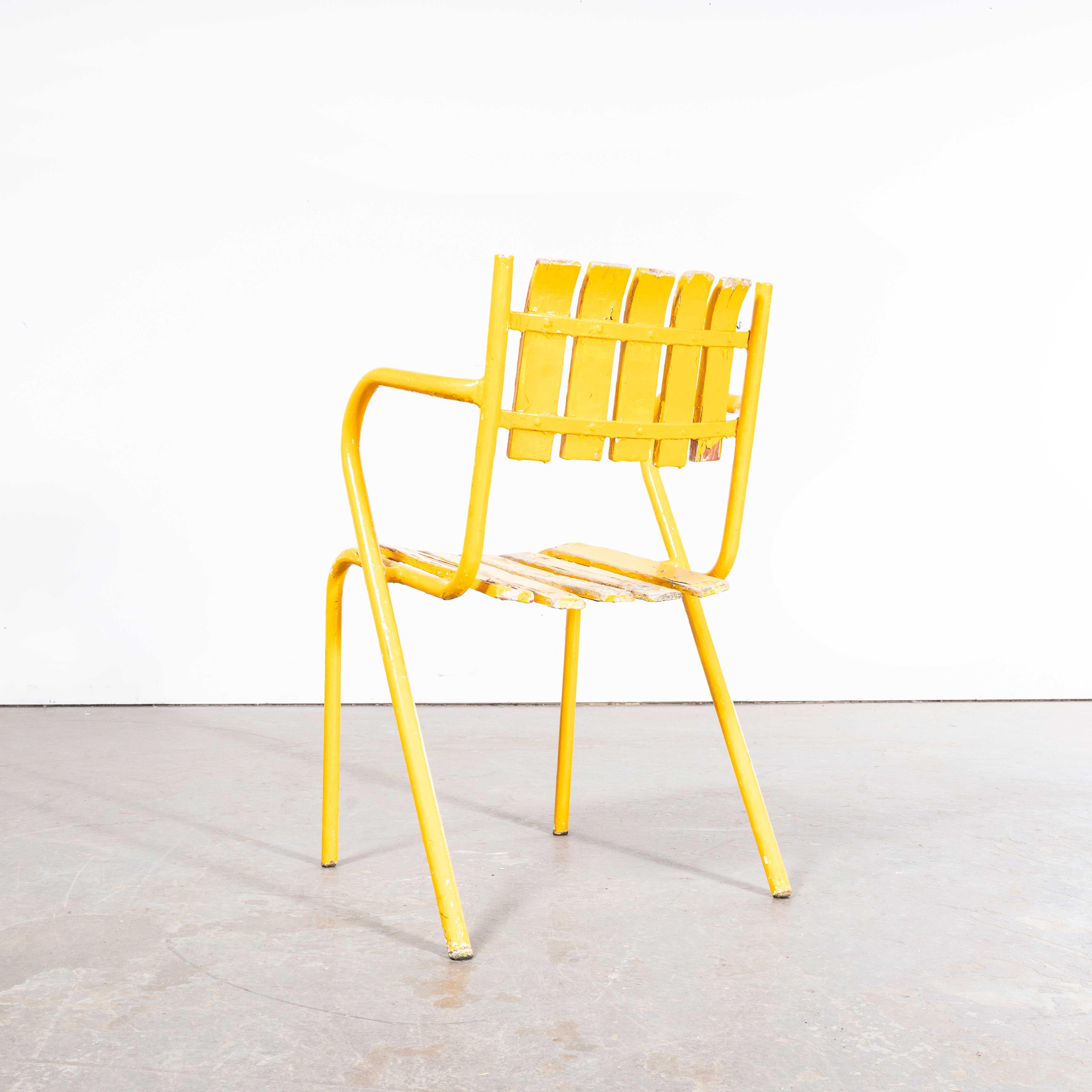 Chaises à lattes jaunes d'extérieur d'origine française des années 1950 - Différentes quantités disponibles

Chaises à lattes jaunes d'extérieur d'origine française des années 1950 - Différentes quantités disponibles. Un ensemble de chaises