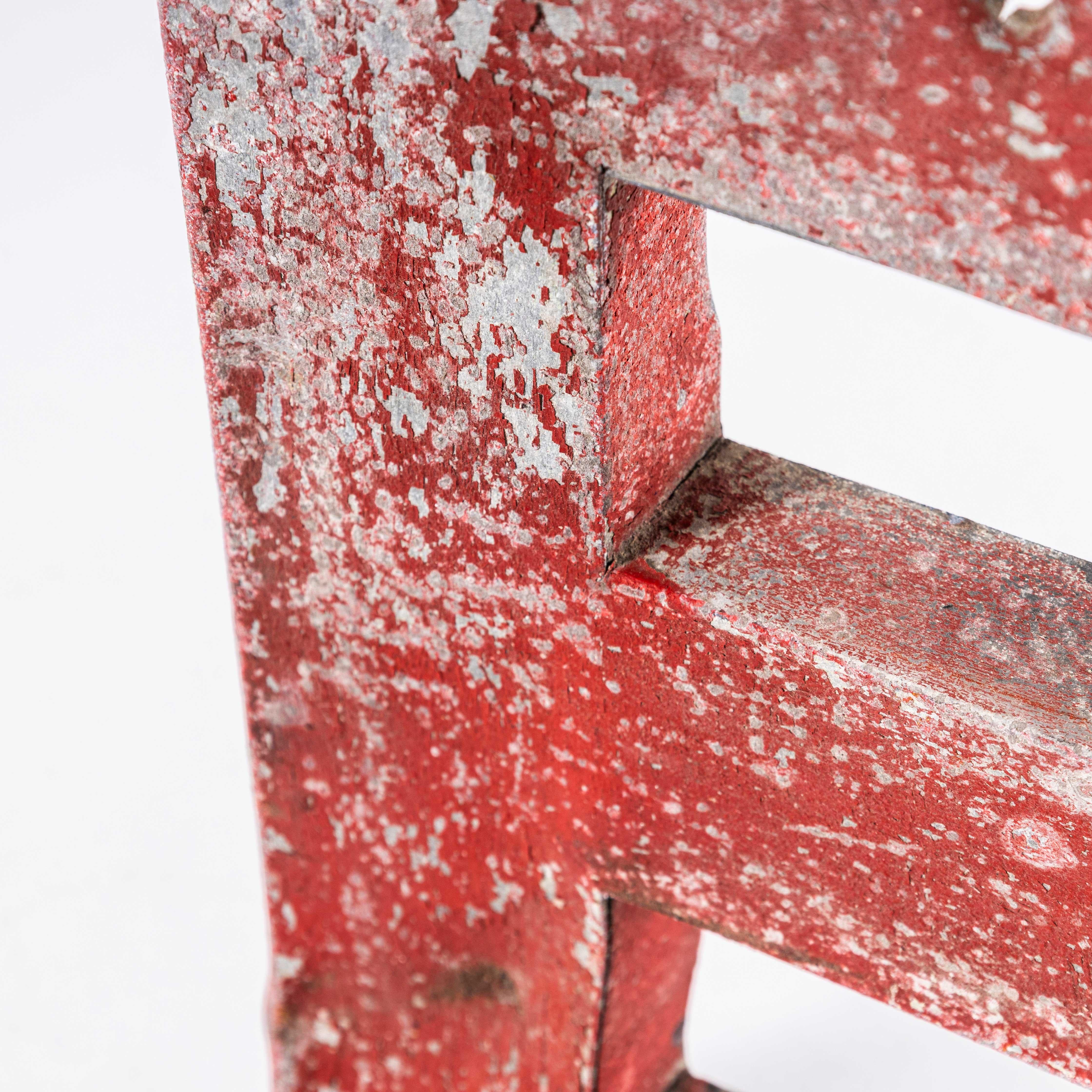 1950's Original French Red Zinc Letter - E In Good Condition For Sale In Hook, Hampshire