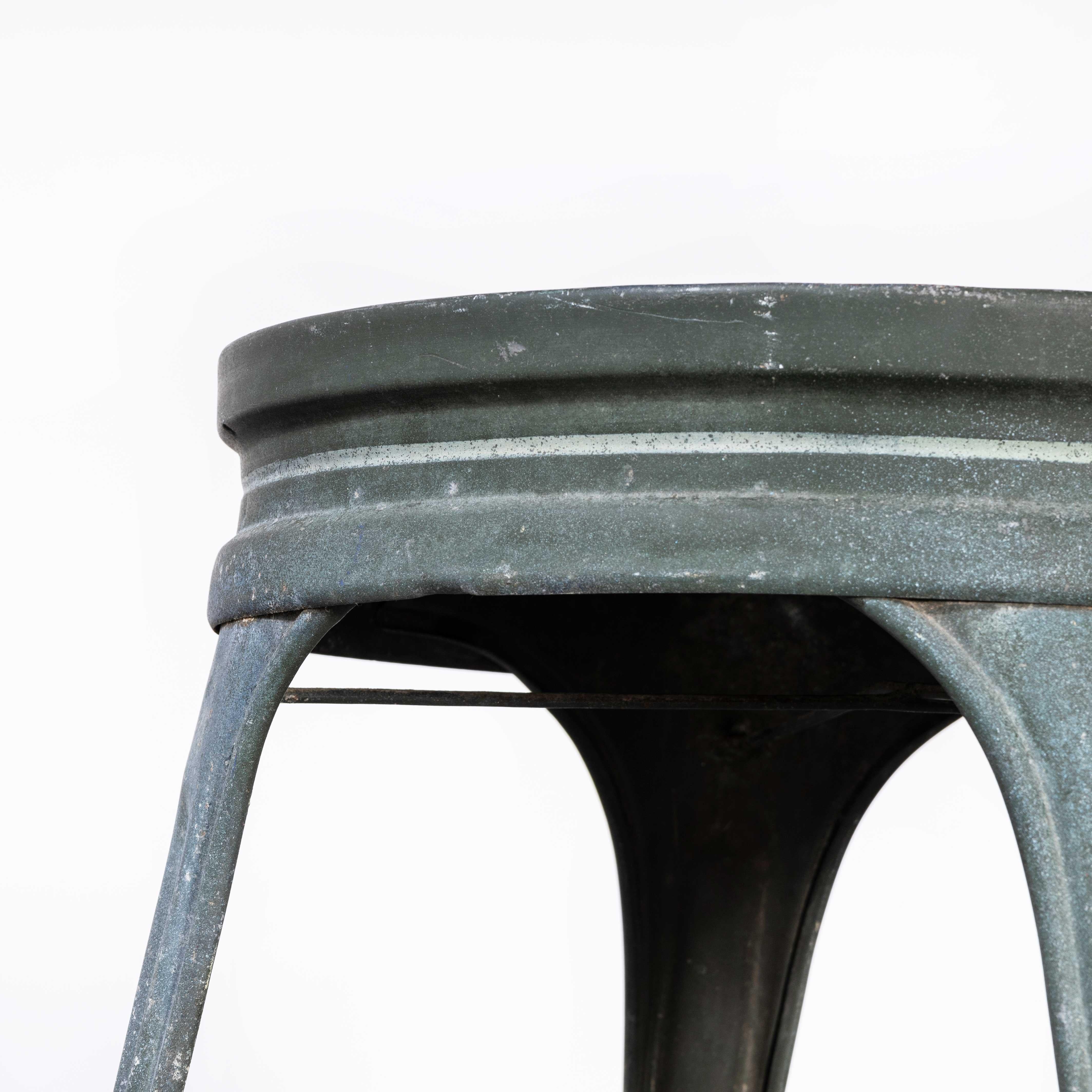 Milieu du XXe siècle Table d'appoint française d'origine Tolix Maid des années 1950