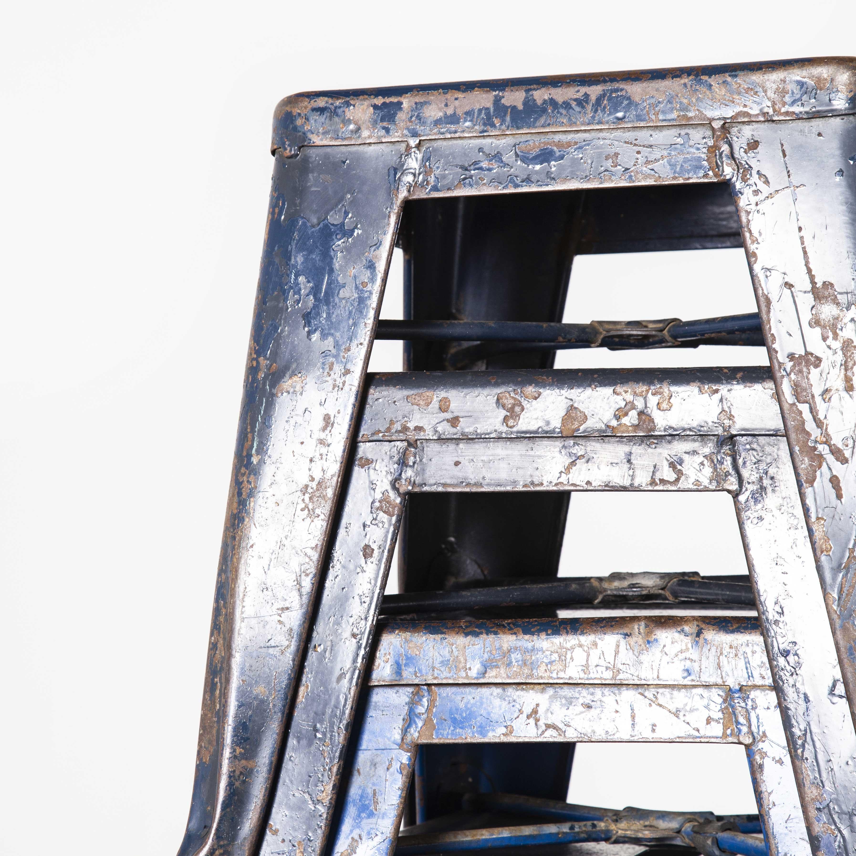 1950s Original French Tolix Metal Café Dining Stools Blue, Set of Twenty Five In Good Condition In Hook, Hampshire