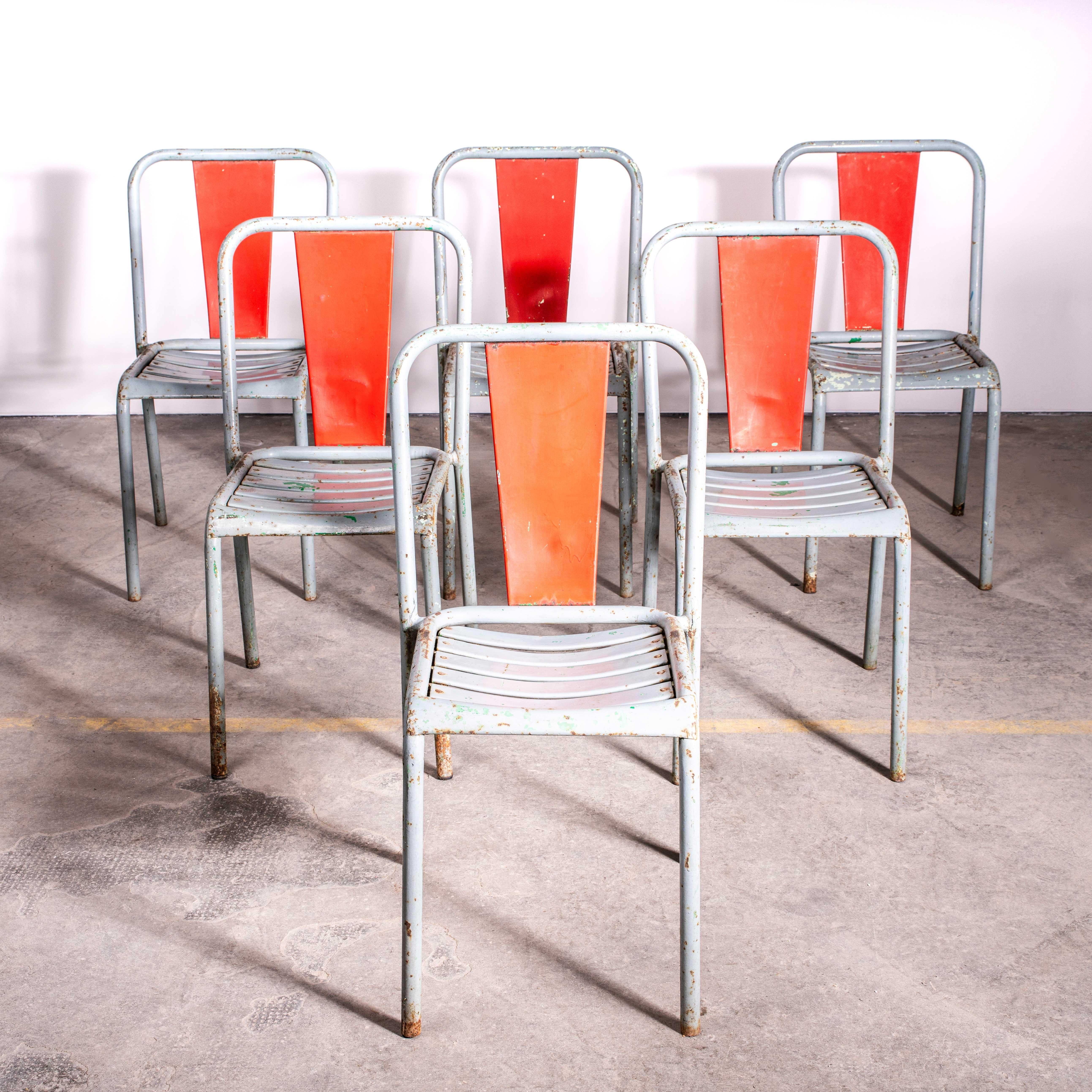 Chaises de salle à manger d'extérieur Tolix T37 d'origine française des années 1950 - Ensemble de six chaises Bon état - En vente à Hook, Hampshire