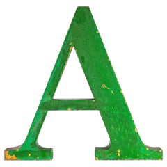 Lettere di insegna in metallo francese di grandi dimensioni degli anni '50 - Greene & Greene A