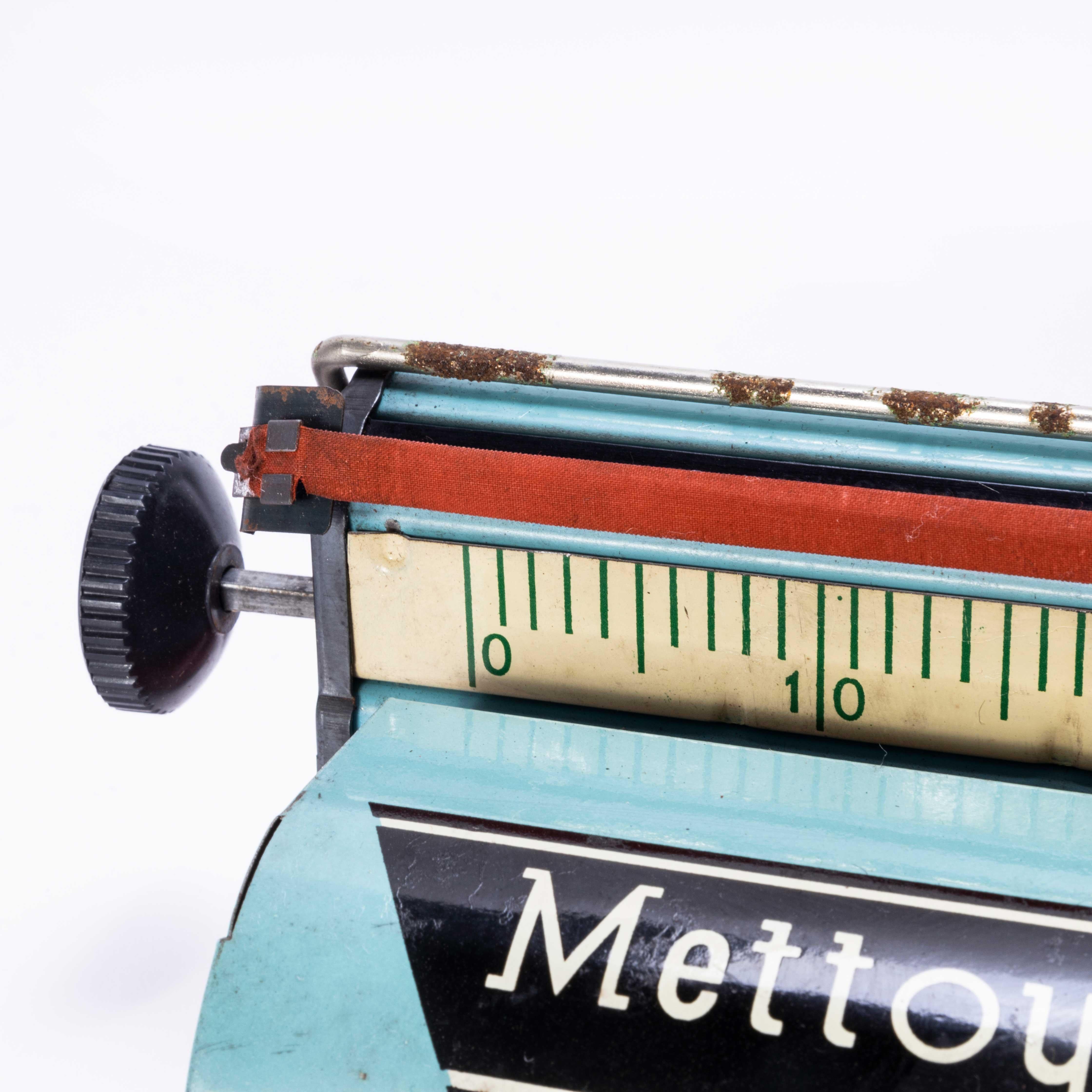 English 1950's Original Mettoy Minor Typewriter - Boxed For Sale