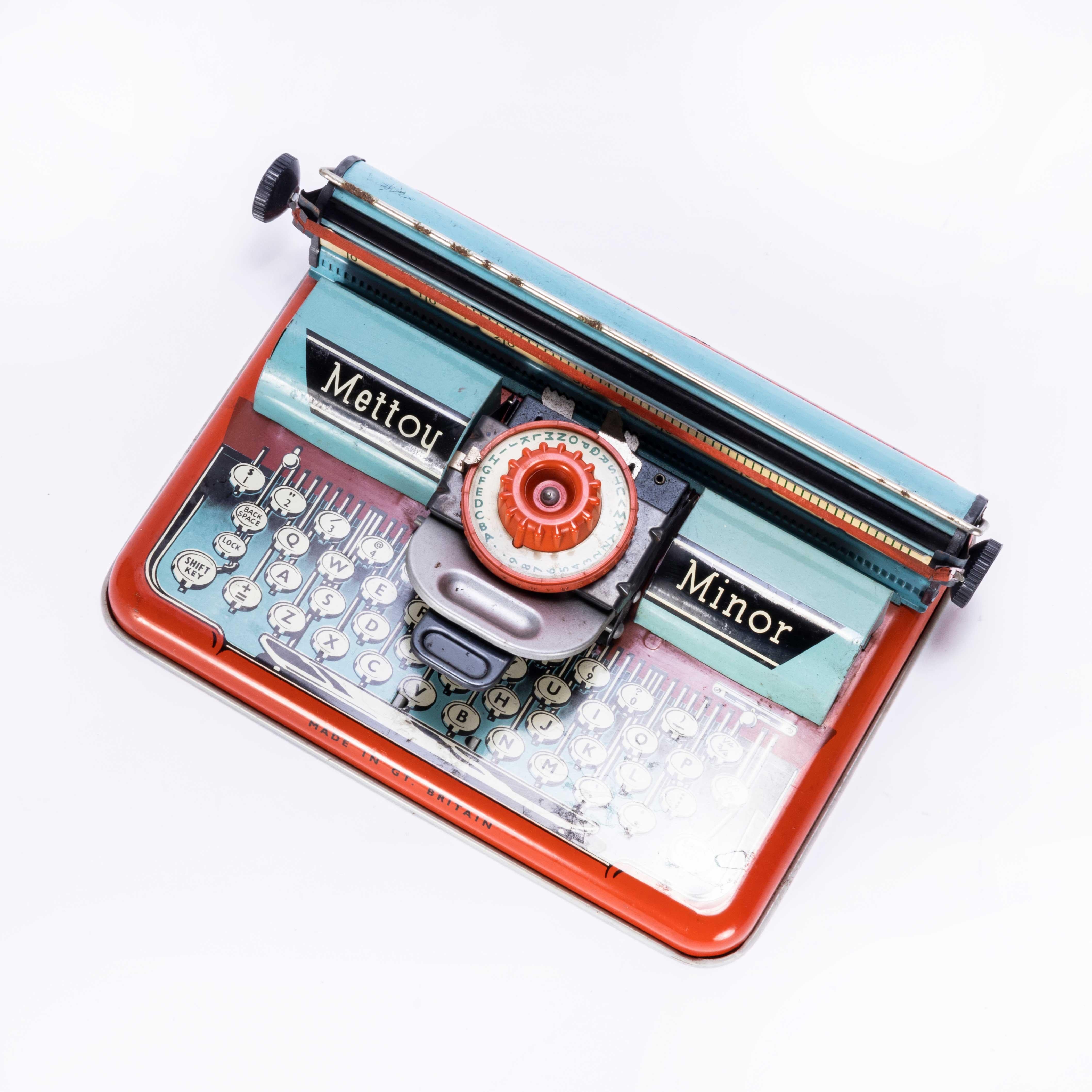 1950's Original Mettoy Minor Typewriter - Boxed In Good Condition For Sale In Hook, Hampshire
