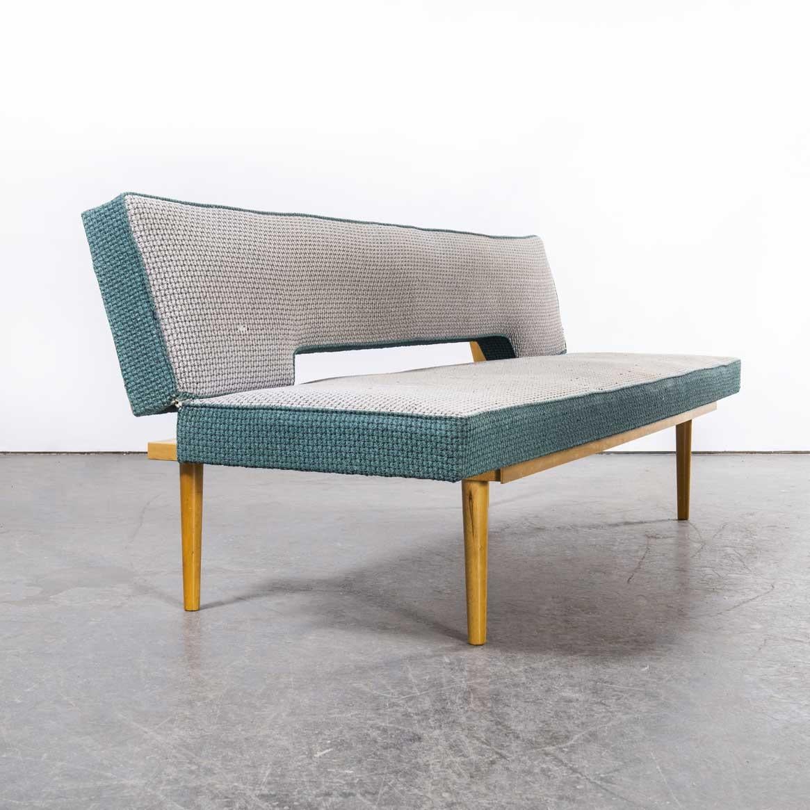 1950’s Original Mid Century Sofa – Daybed By Miroslav Navratil – Interieur Praha
1970’s Original Mid Century Sofa – Daybed By Miroslav Navratil – Interieur Praha. Beautiful simple and classic mid century daybed sourced in the Czech Republic. The