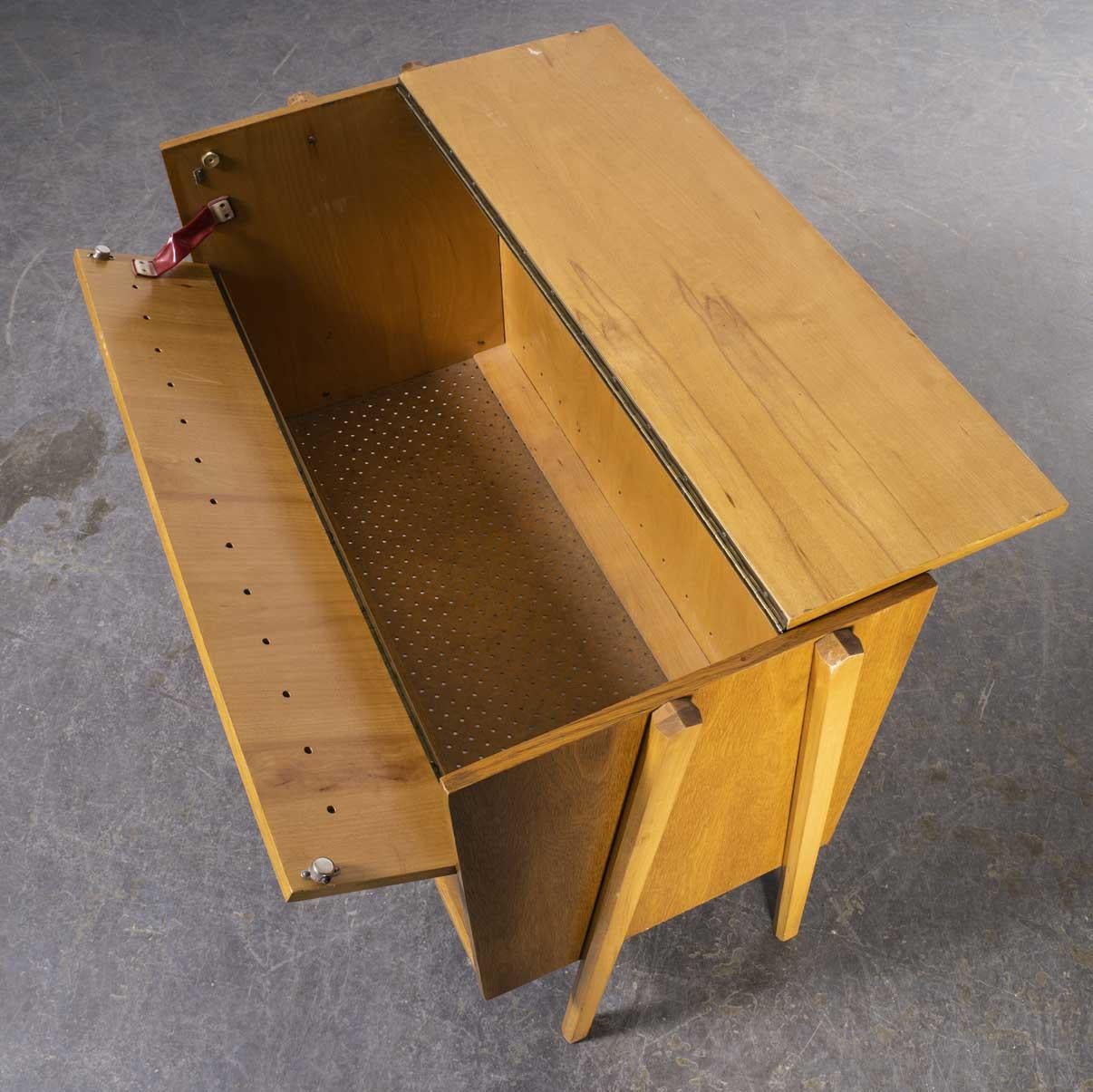 Ceco Scatola per coperte originale degli anni '50 in Oak, piccolo mobile di Tatra Pravenec in vendita