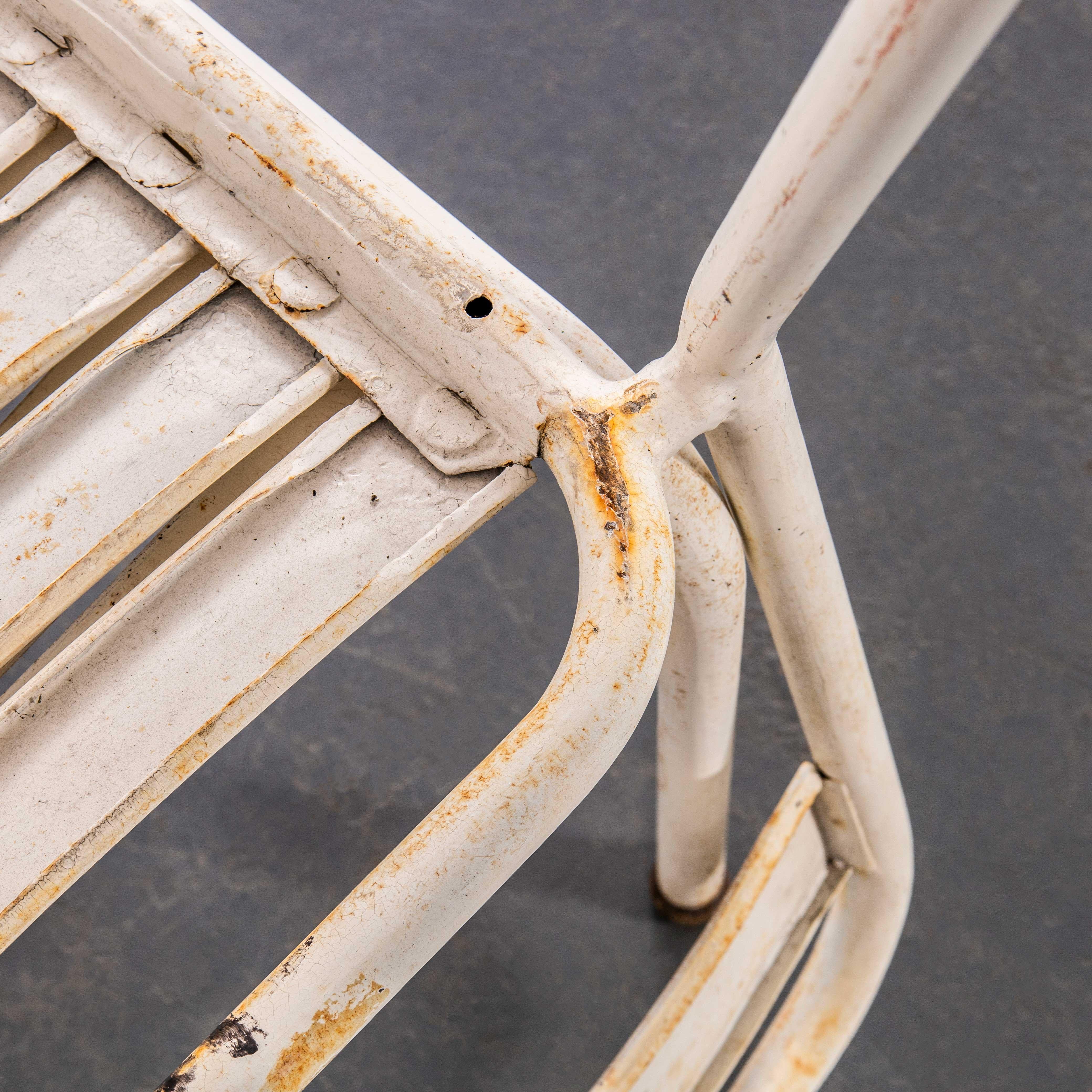 1950's Original T1 French Outdoor Chairs By Tolix - Set Of Four In Good Condition In Hook, Hampshire