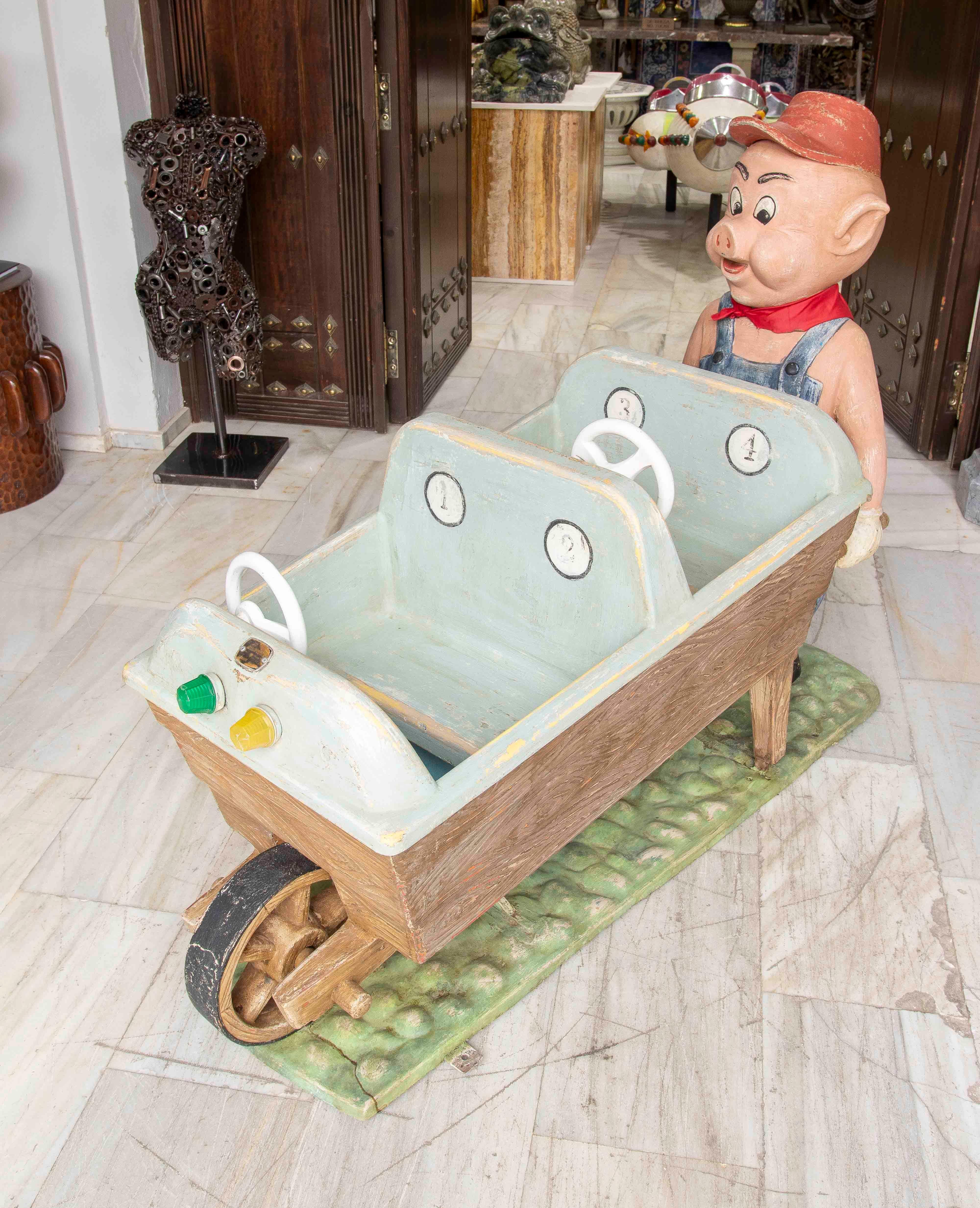Carosello da fiera originale degli anni '50 del secolo scorso del maiale delle miniere con un bambino In condizioni buone in vendita a Marbella, ES