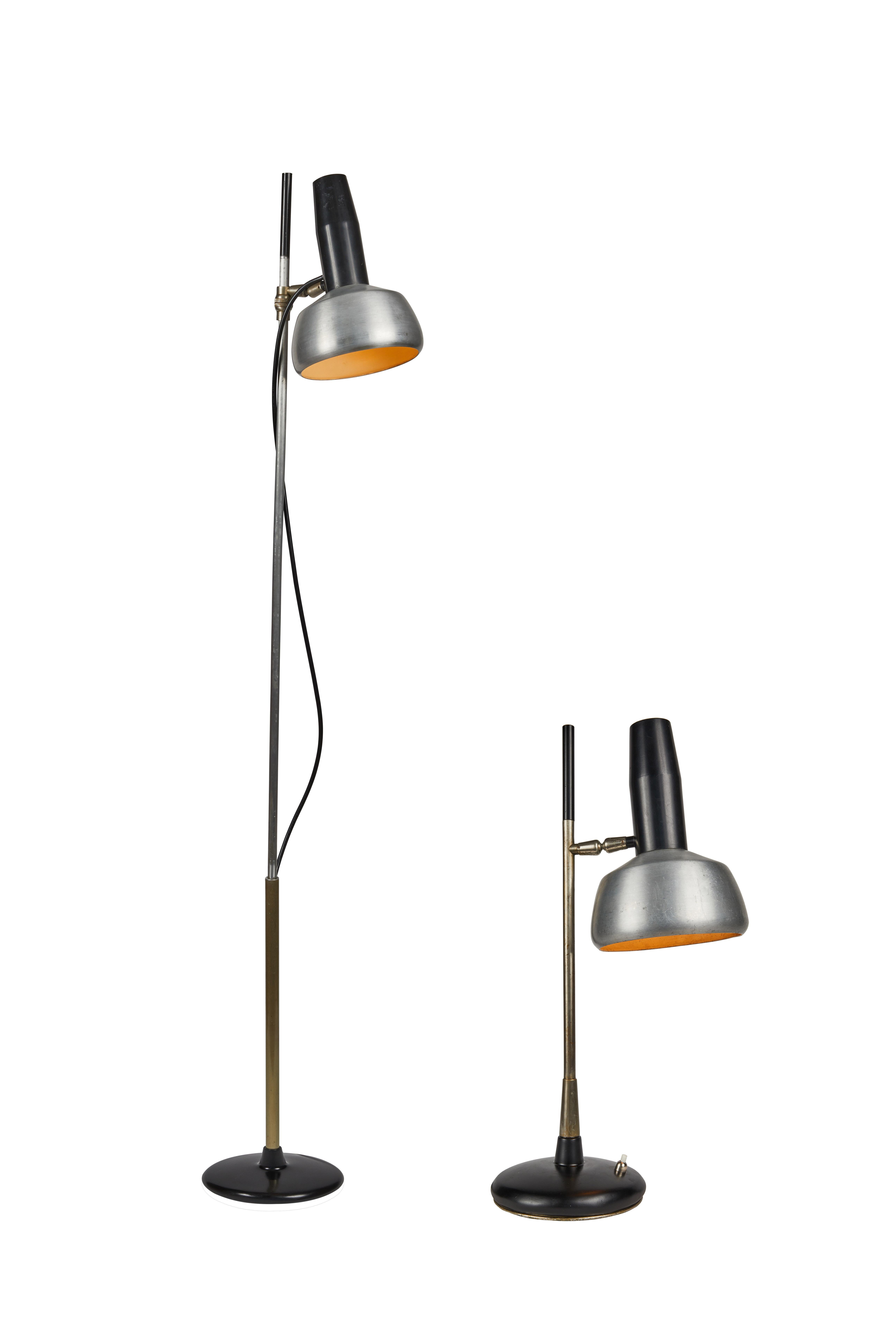 1960s Oscar Torlasco floor lamp for Lumi. Executed in painted metal, chrome and aluminum. Retains original manufacturers label. Lumi was one of the most innovative lighting design companies in Italy during the midcentury era. Their designs have been