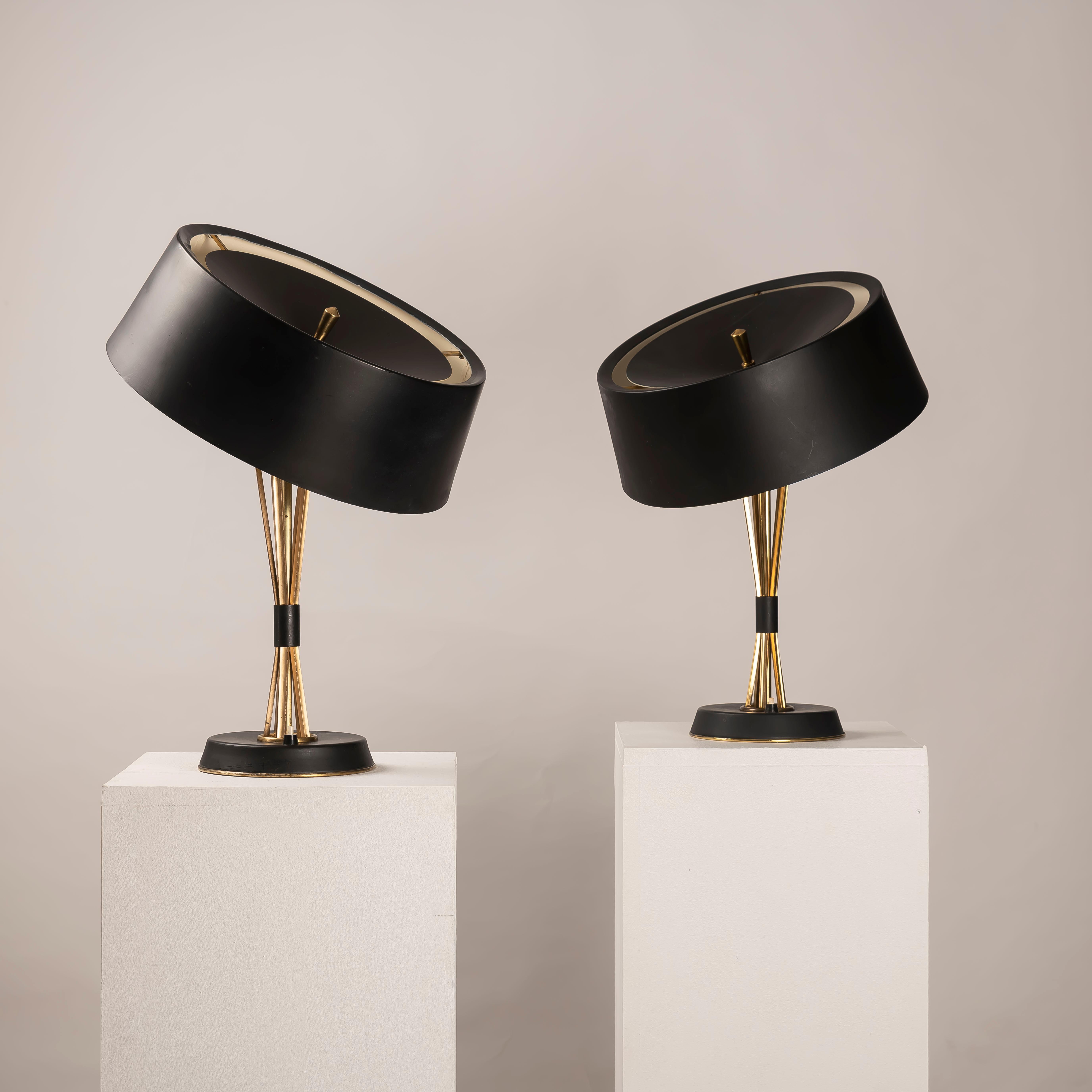 Pareja de lámparas de sobremesa de diseño italiano de mediados de siglo de 1950 Oscar Torlasco Lumi en venta 10