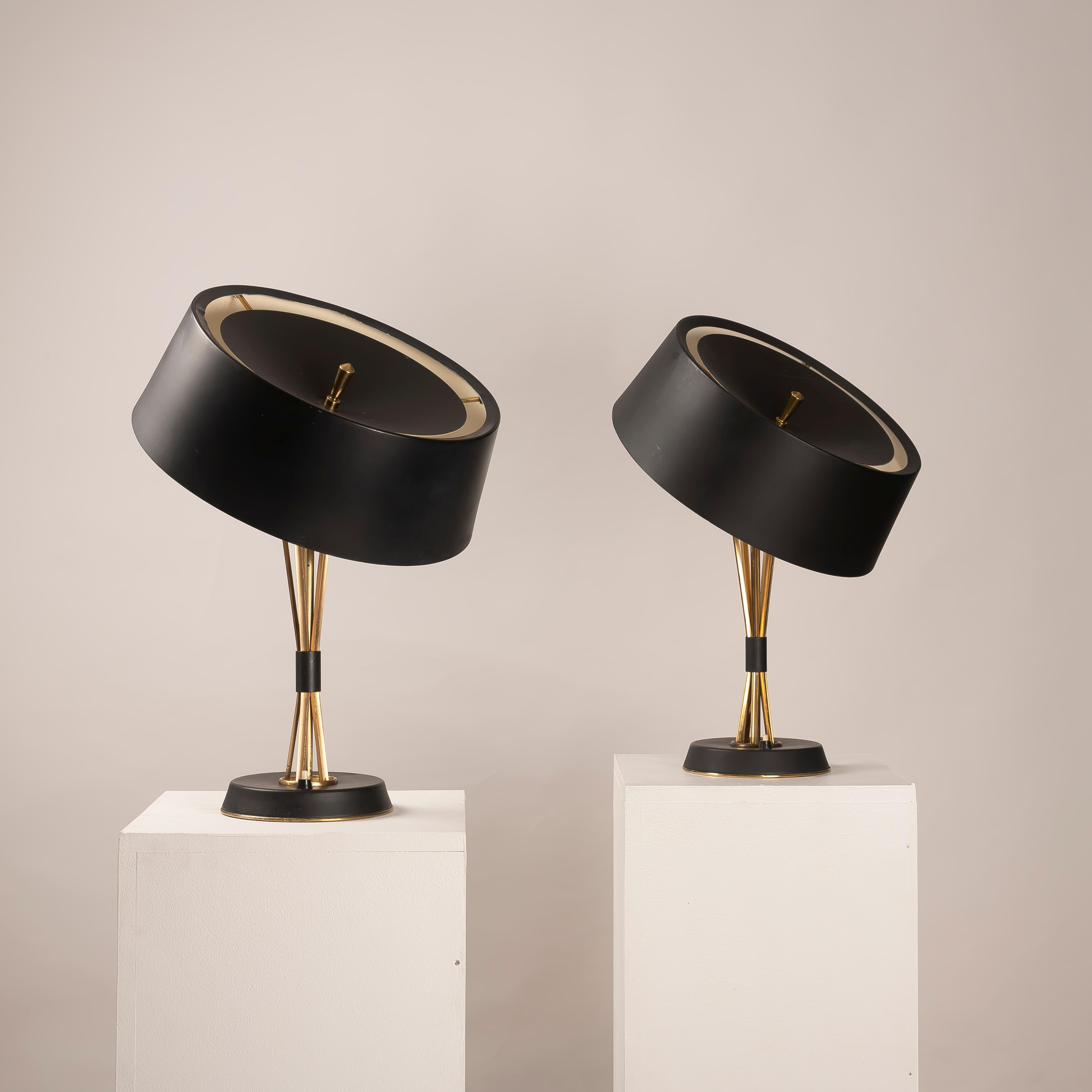 Pareja de lámparas de sobremesa de diseño italiano de mediados de siglo de 1950 Oscar Torlasco Lumi Moderno de mediados de siglo en venta