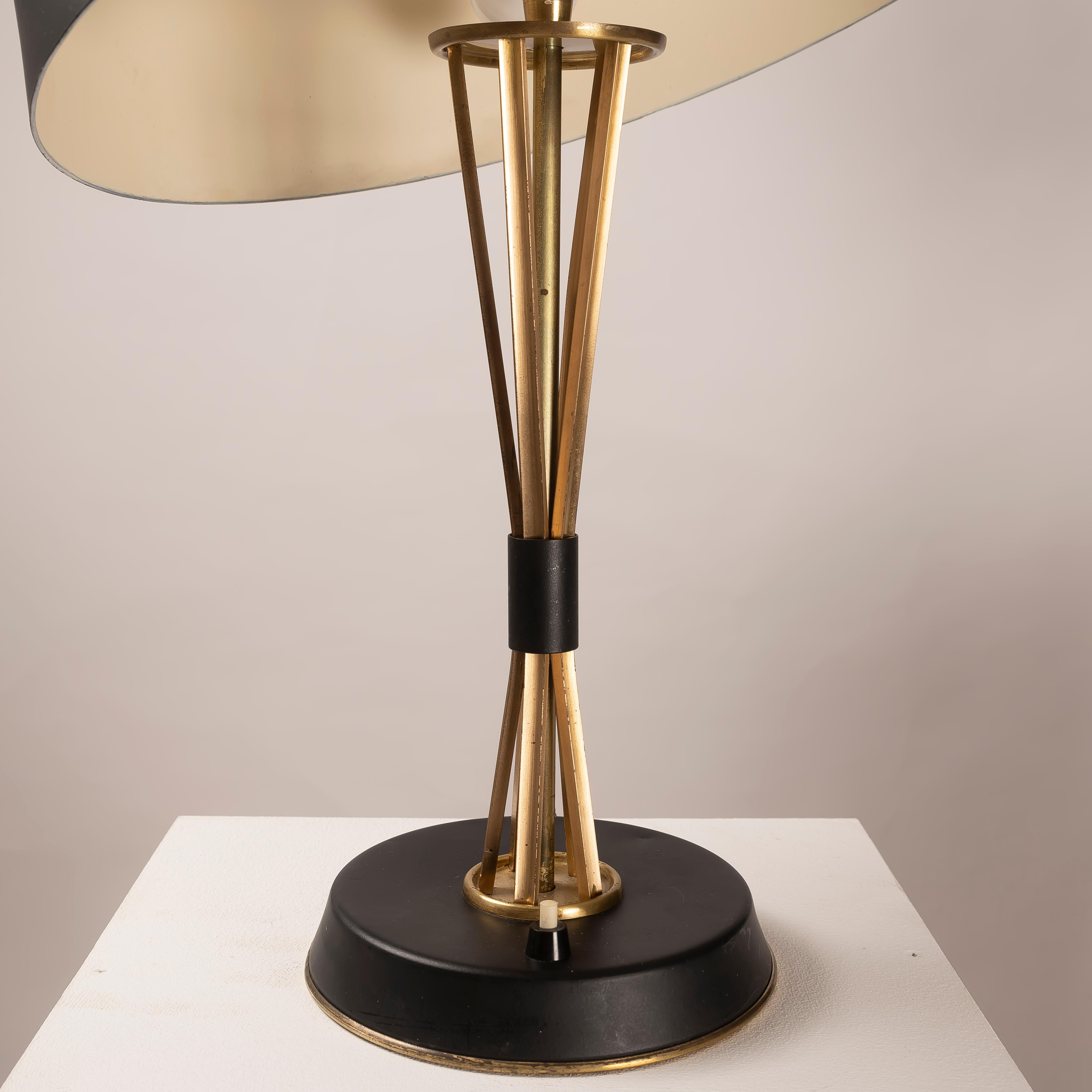 Pareja de lámparas de sobremesa de diseño italiano de mediados de siglo de 1950 Oscar Torlasco Lumi Italiano en venta