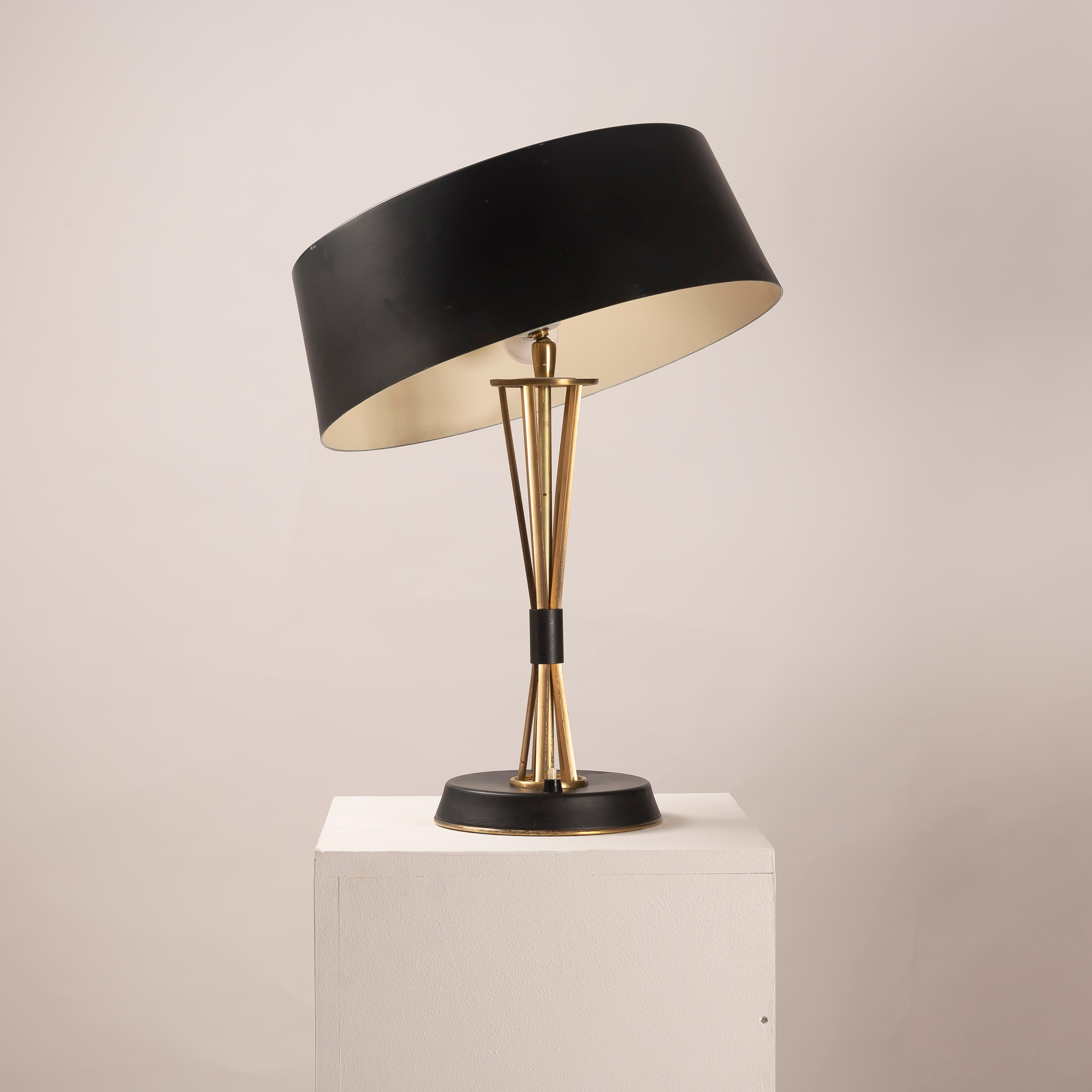 Pareja de lámparas de sobremesa de diseño italiano de mediados de siglo de 1950 Oscar Torlasco Lumi en Bueno estado para la venta en BARCELONA, ES