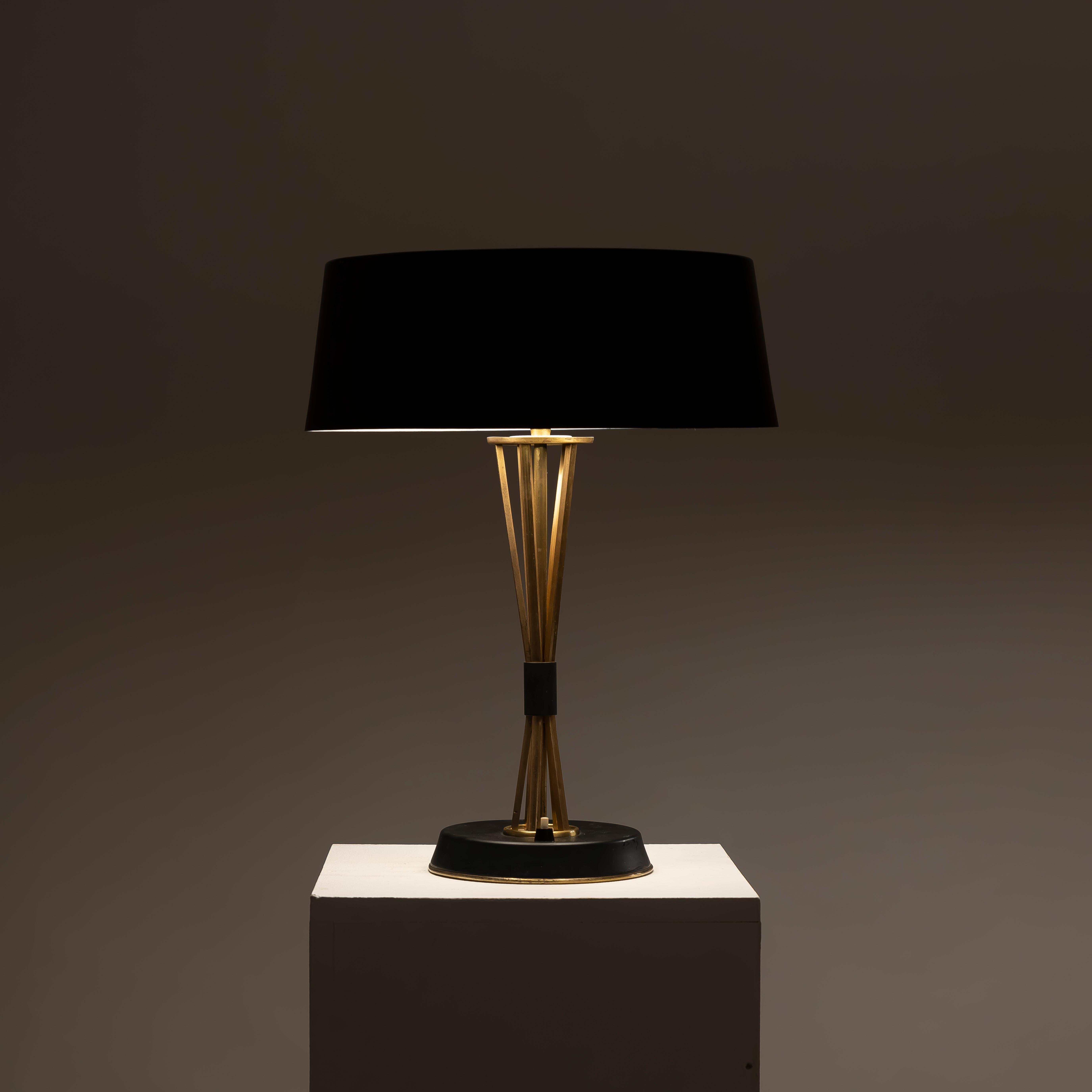 Pareja de lámparas de sobremesa de diseño italiano de mediados de siglo de 1950 Oscar Torlasco Lumi en venta 1