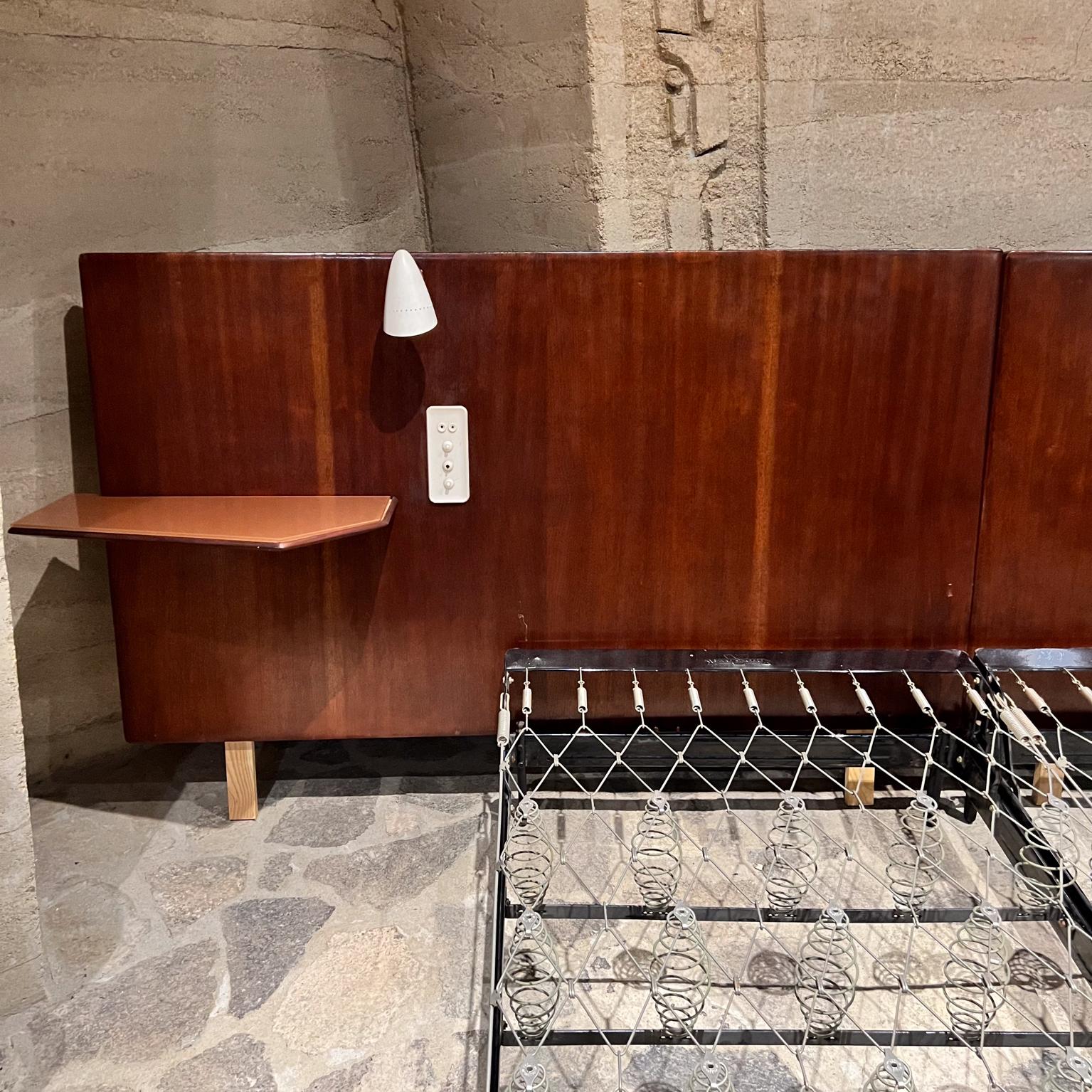 1950 Osvaldo Borsani Letto moderno italiano di lusso con tavolino luminoso incorporato Milano in vendita 6