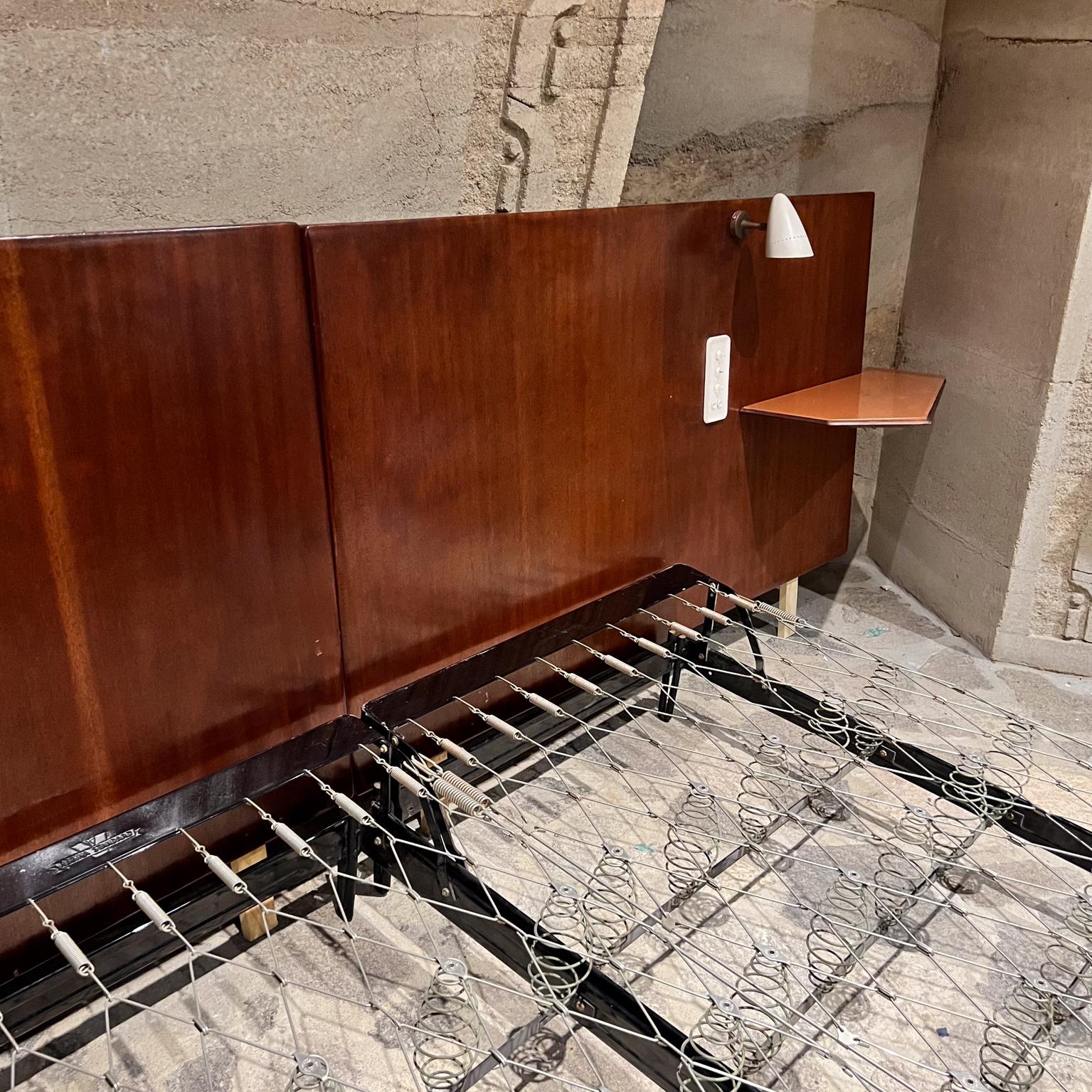 1950 Osvaldo Borsani Letto moderno italiano di lusso con tavolino luminoso incorporato Milano in vendita 7