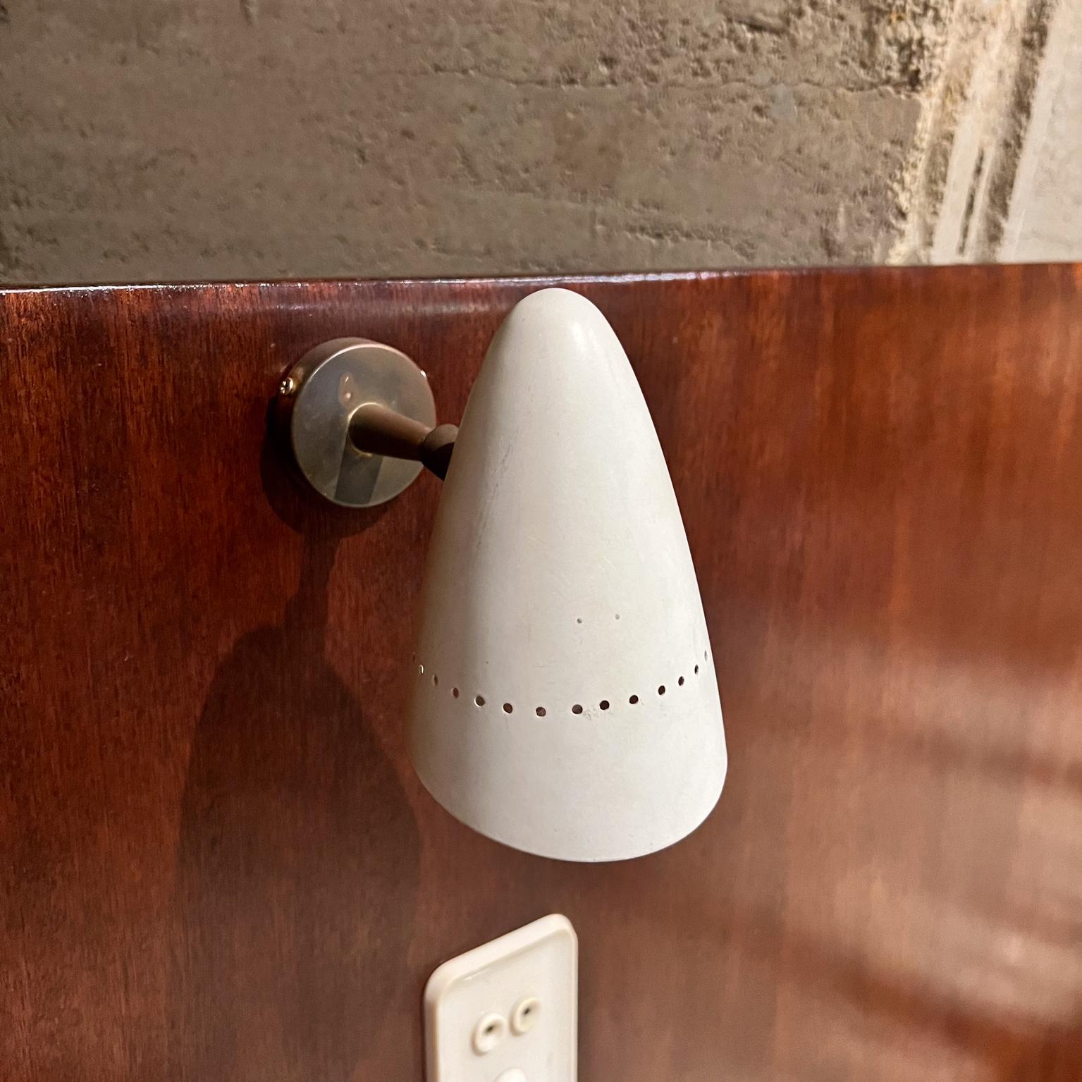 Mid-Century moderno 1950 Osvaldo Borsani Letto moderno italiano di lusso con tavolino luminoso incorporato Milano in vendita