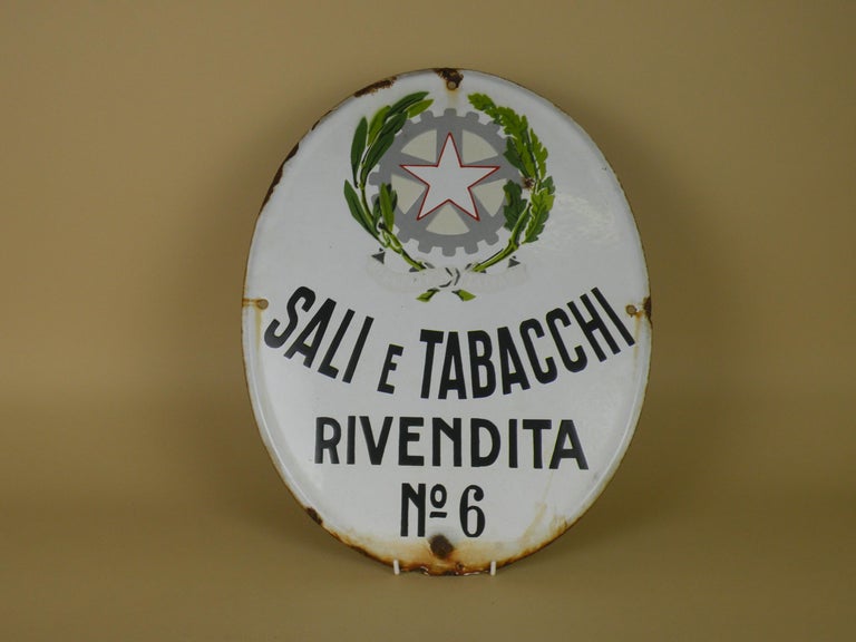 Industrial 1950s Oval Italian Vintage Advertising Enamel Tobacco Sign ‘Sali e Tabacchi’ For Sale