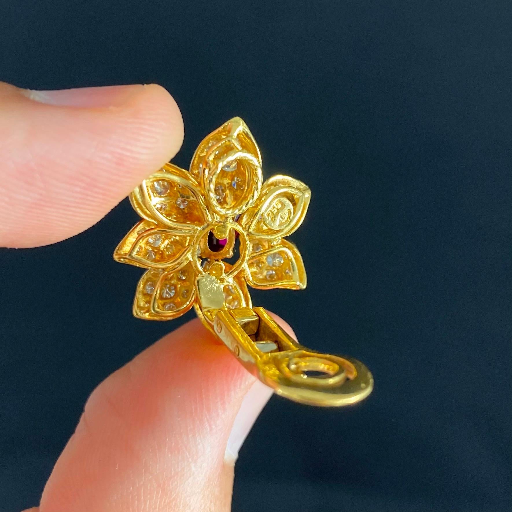 1950s Oval Ruby Round Brilliant Diamond Flower Clip Earrings Yellow Gold French For Sale 4