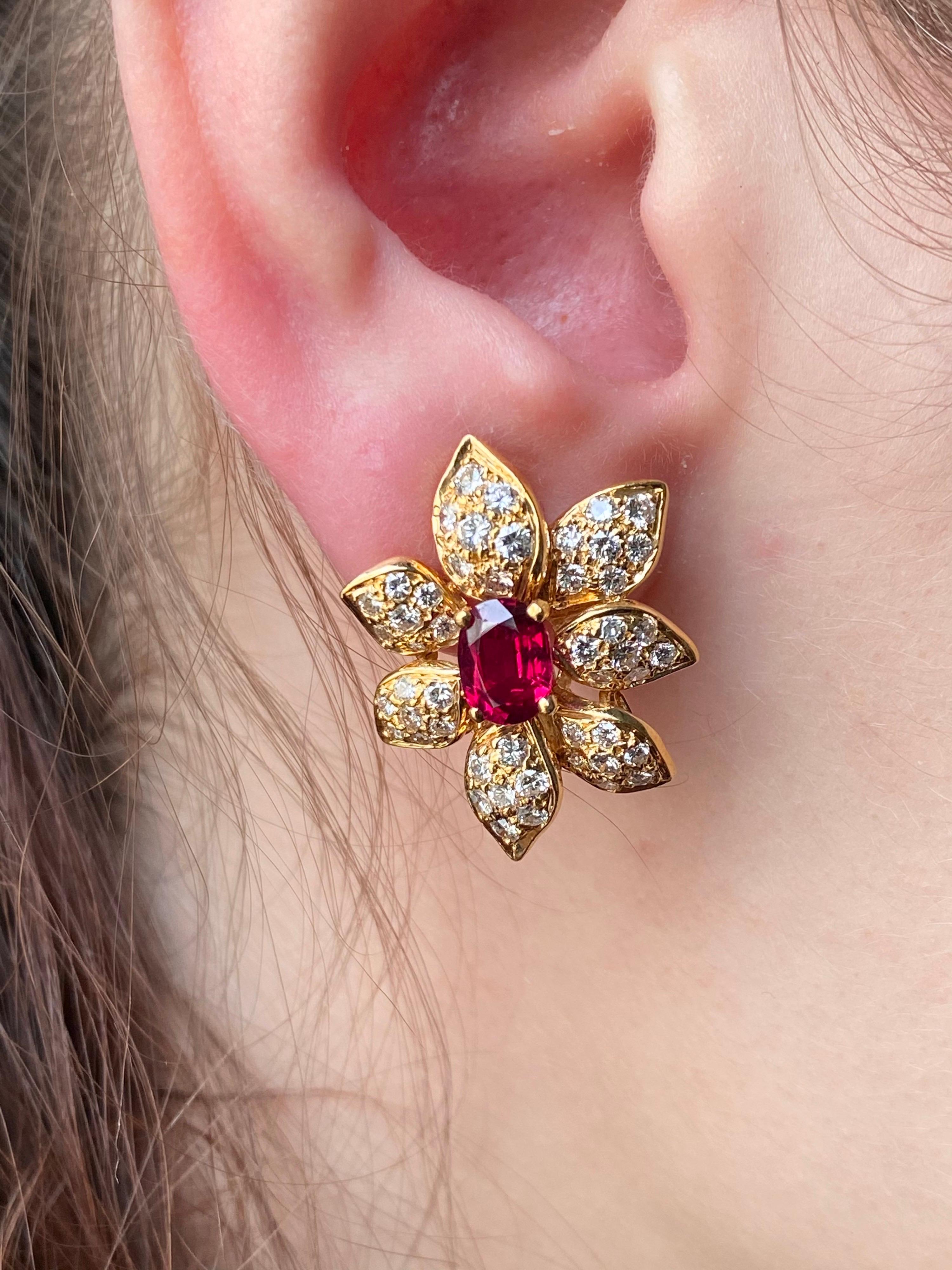 Modern 1950s Oval Ruby Round Brilliant Diamond Flower Clip Earrings Yellow Gold French For Sale