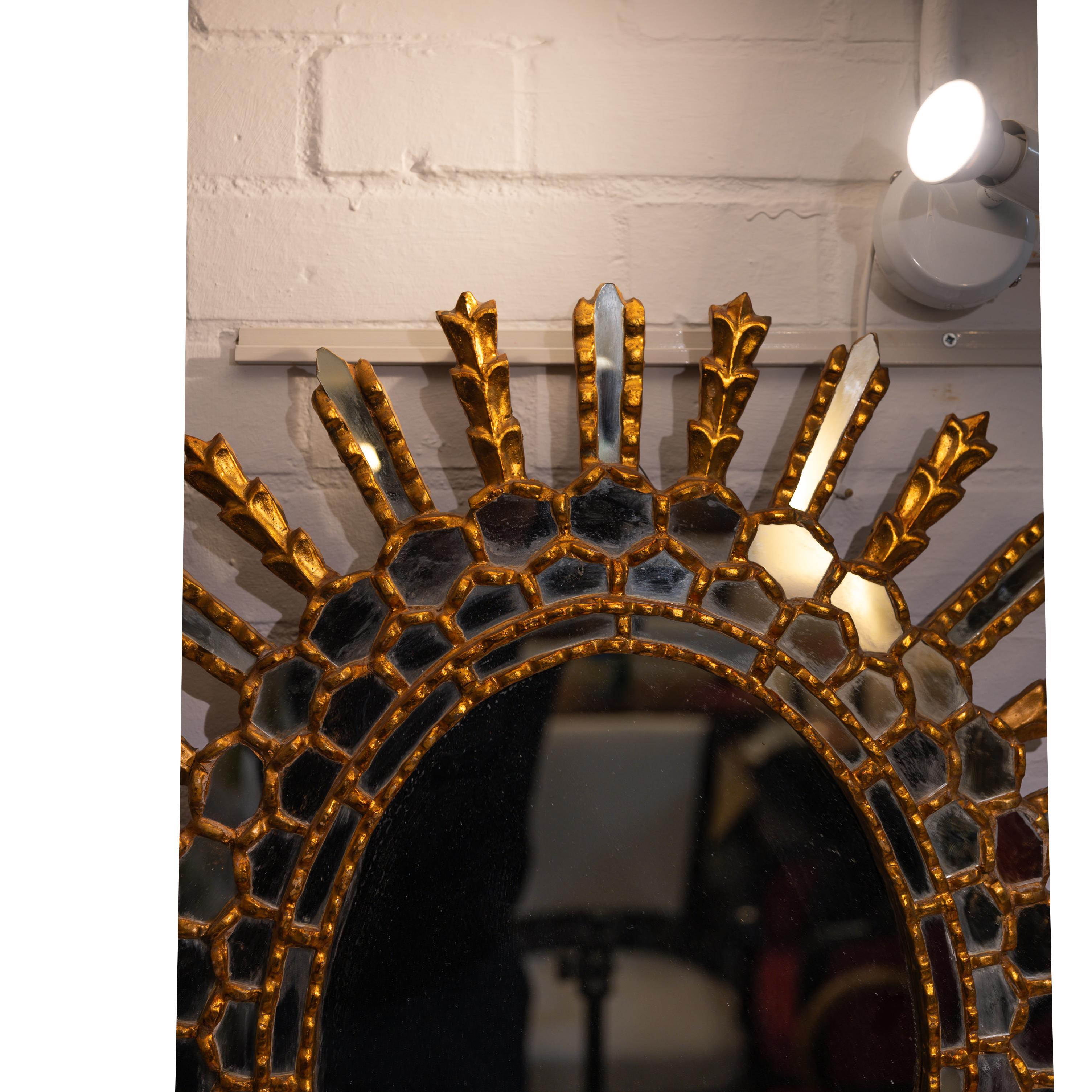 1950er Jahre ovale Form Italienisch vergoldet auf Holz Sonne Spiegel (Mitte des 20. Jahrhunderts) im Angebot