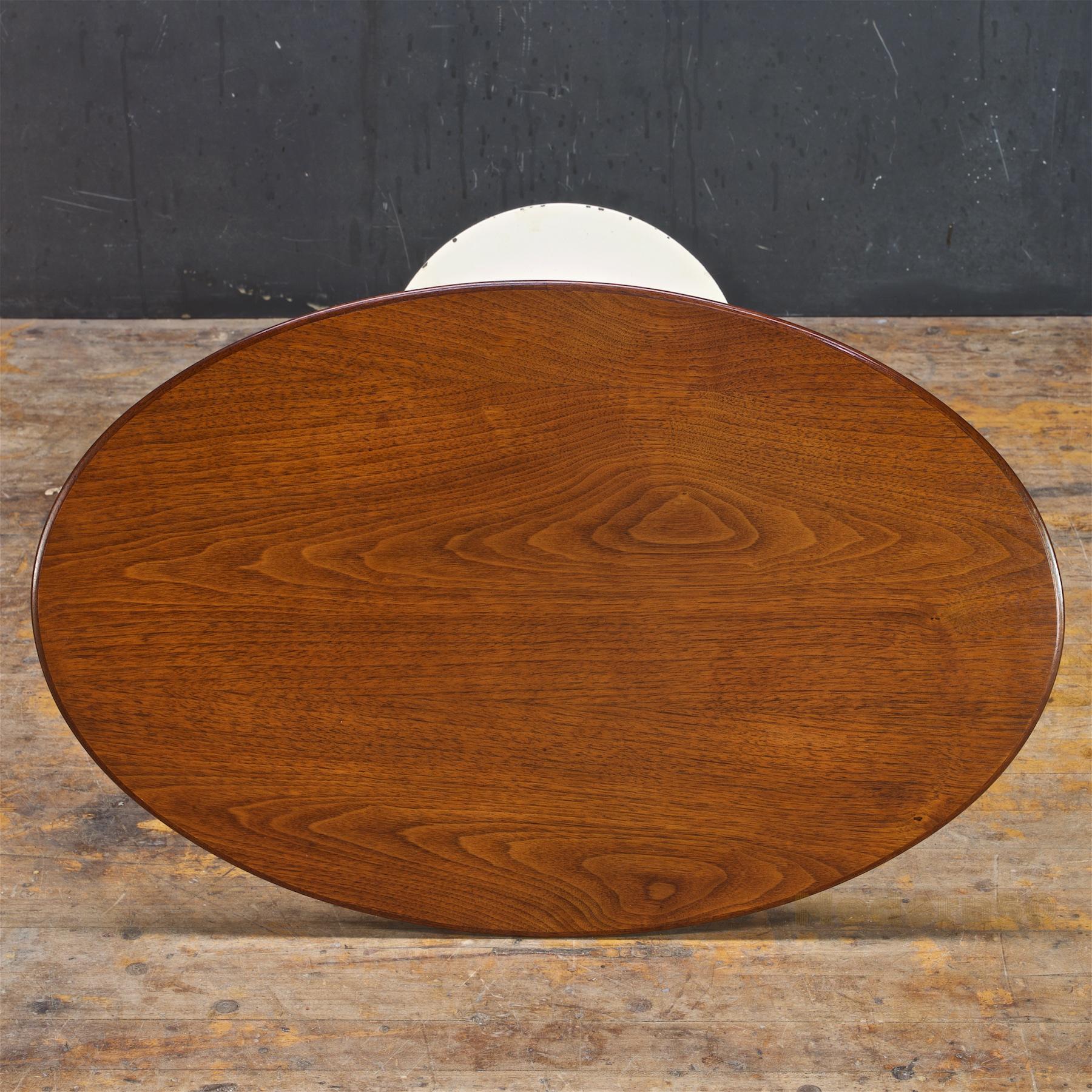 Mid-Century Modern 1950s Oval Walnut Tulip Side Table Madison Avenue Eero Saarinen Knoll Elliptical For Sale