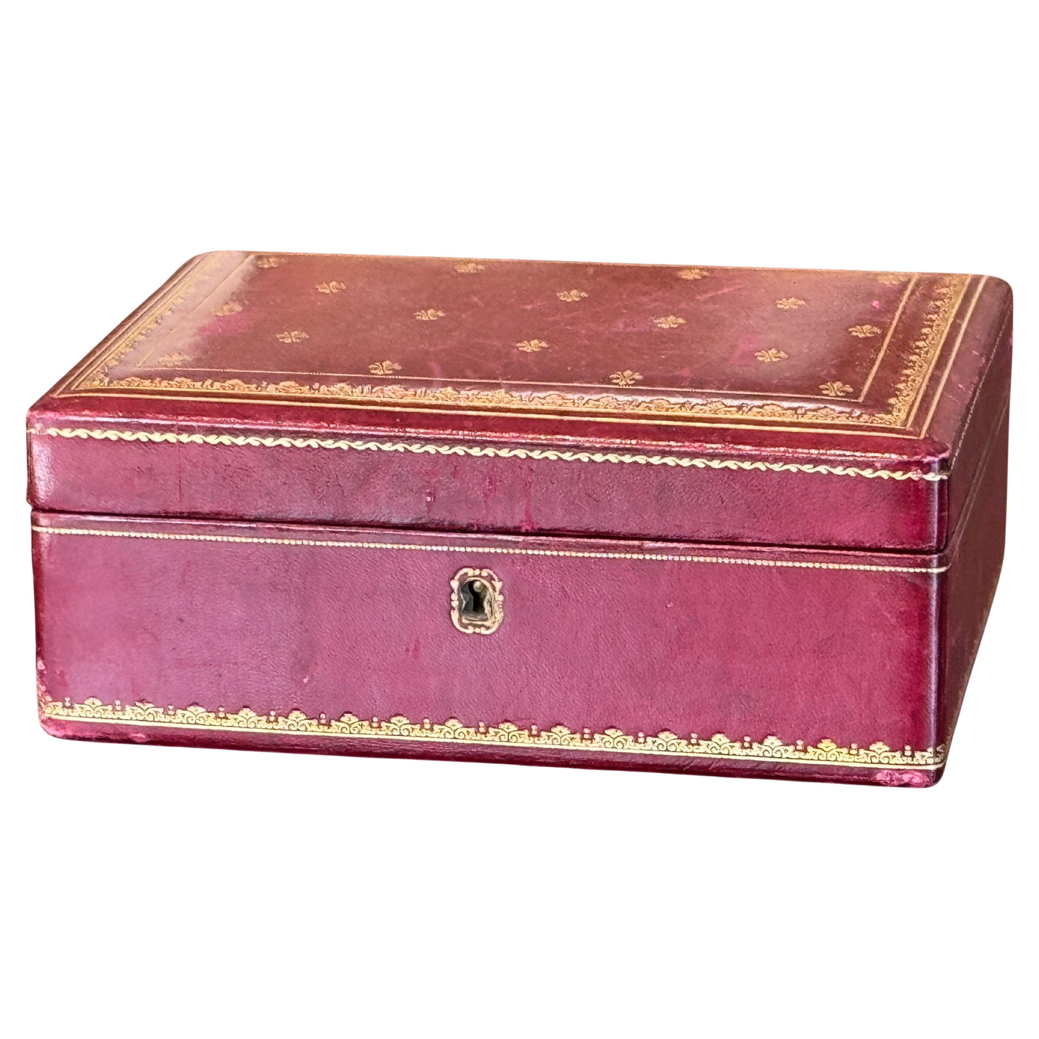 Boîte à bijoux en cuir sang-de-bœuf des années 1950
