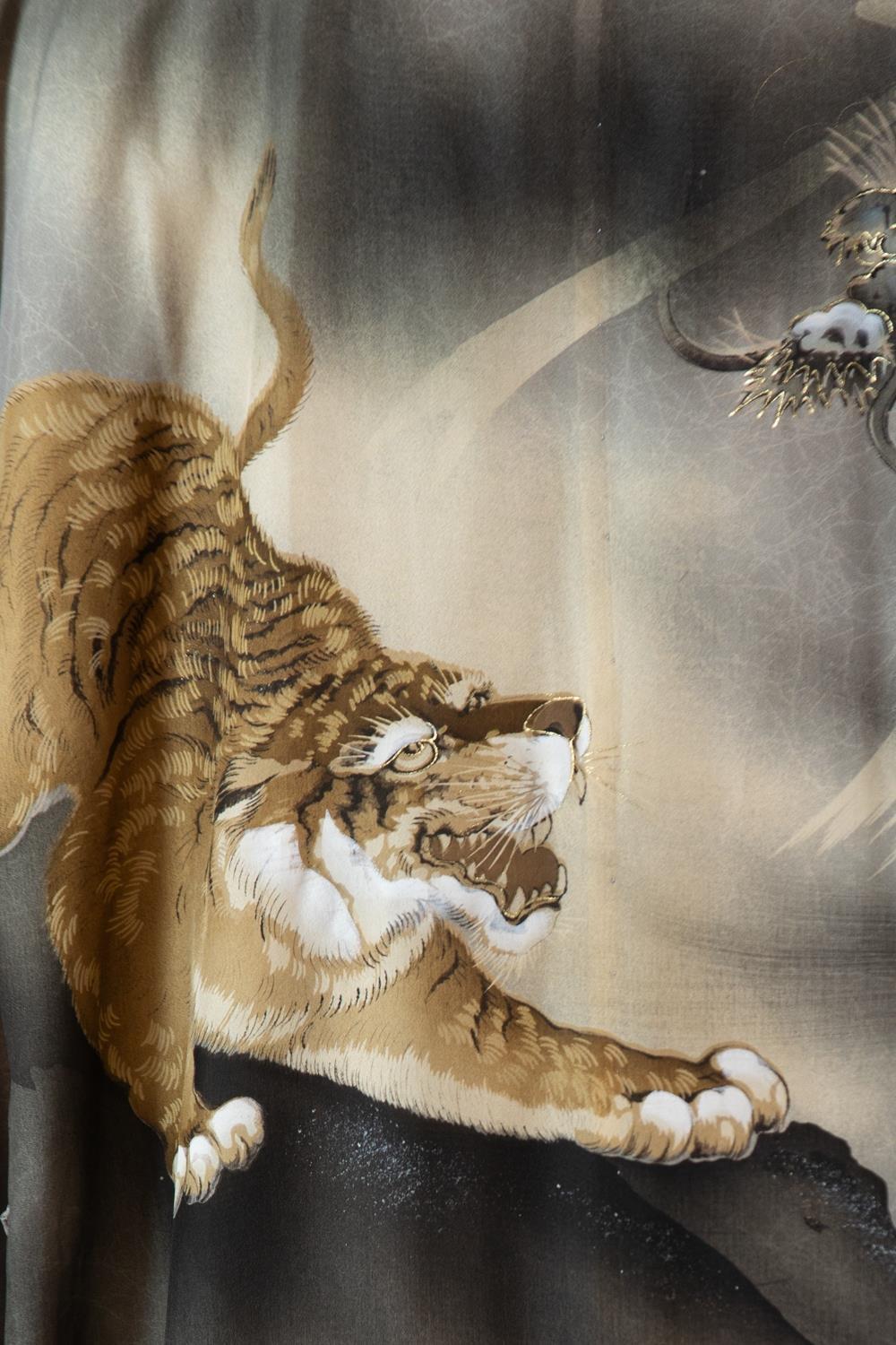 Women's or Men's 1950S Oyster Grey & Navy Silk Hand-Painted Tiger Robe For Sale