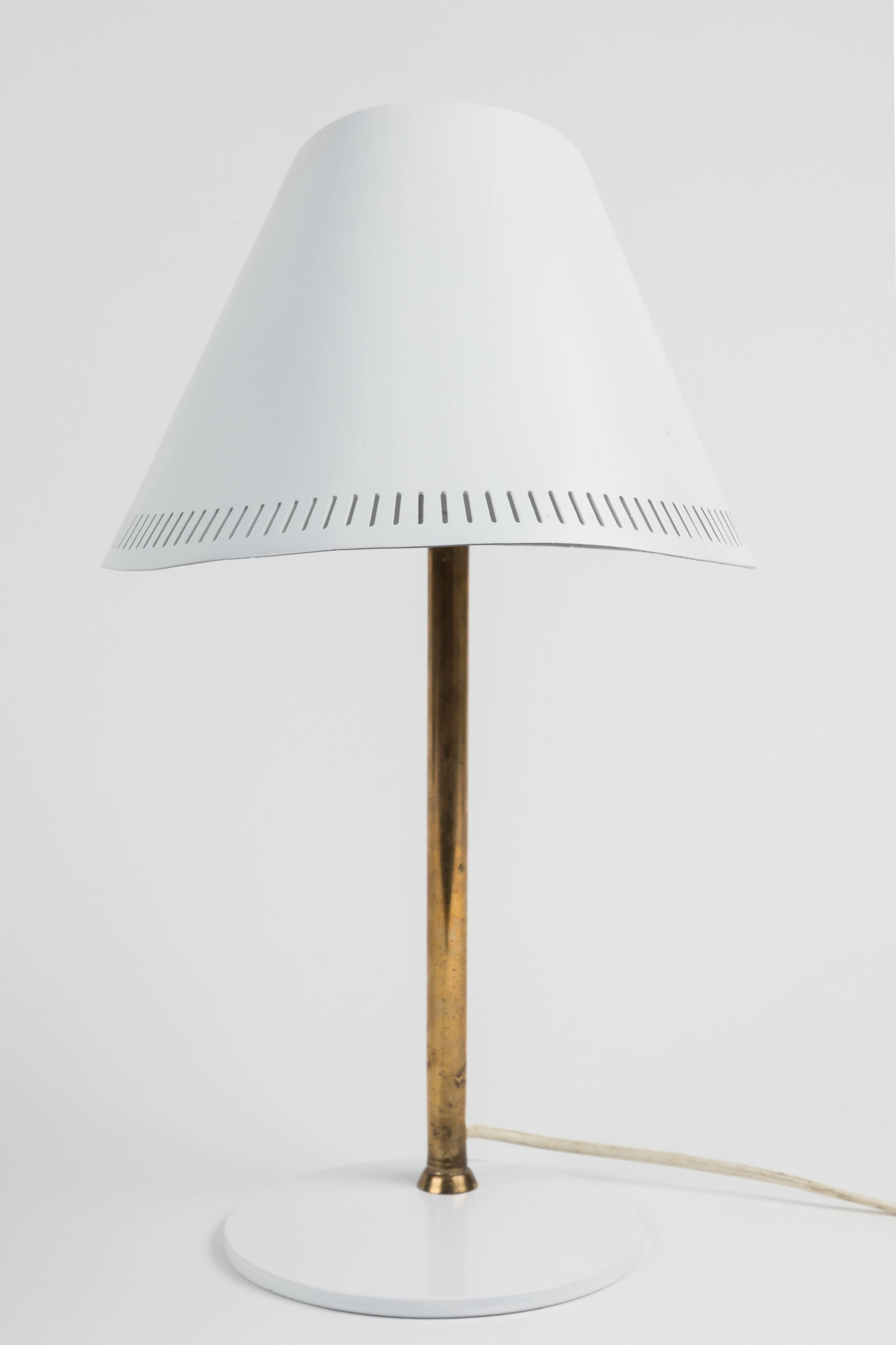 Scandinavian Modern 1950s Paavo Tynell 9227 Table Lamp for Idman