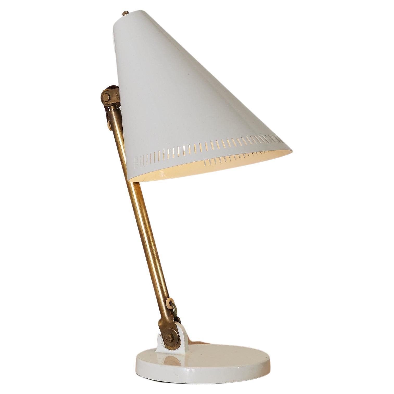 1950er Jahre Paavo Tynell für Taito Oy Schreibtischlampe im Angebot