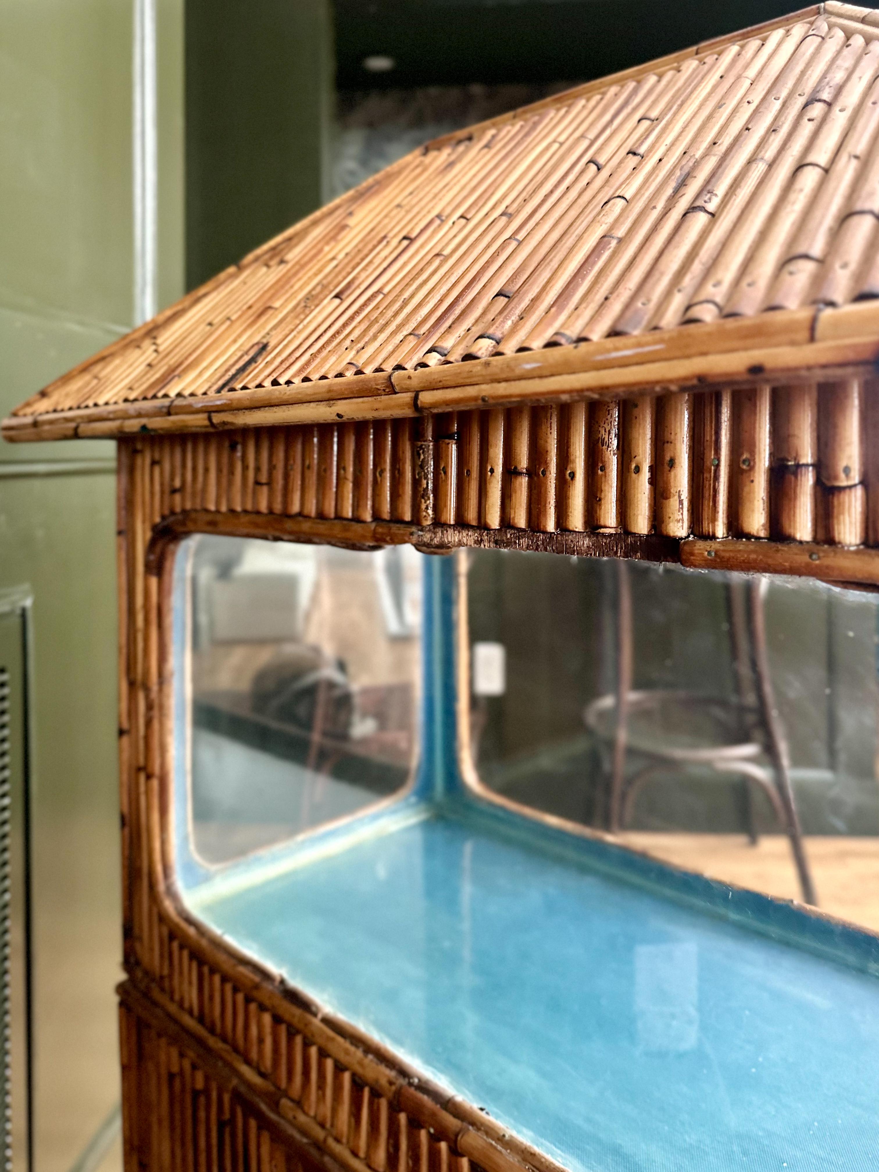 1950er Pagode Stil Split Bamboo Aquarium im Angebot 3